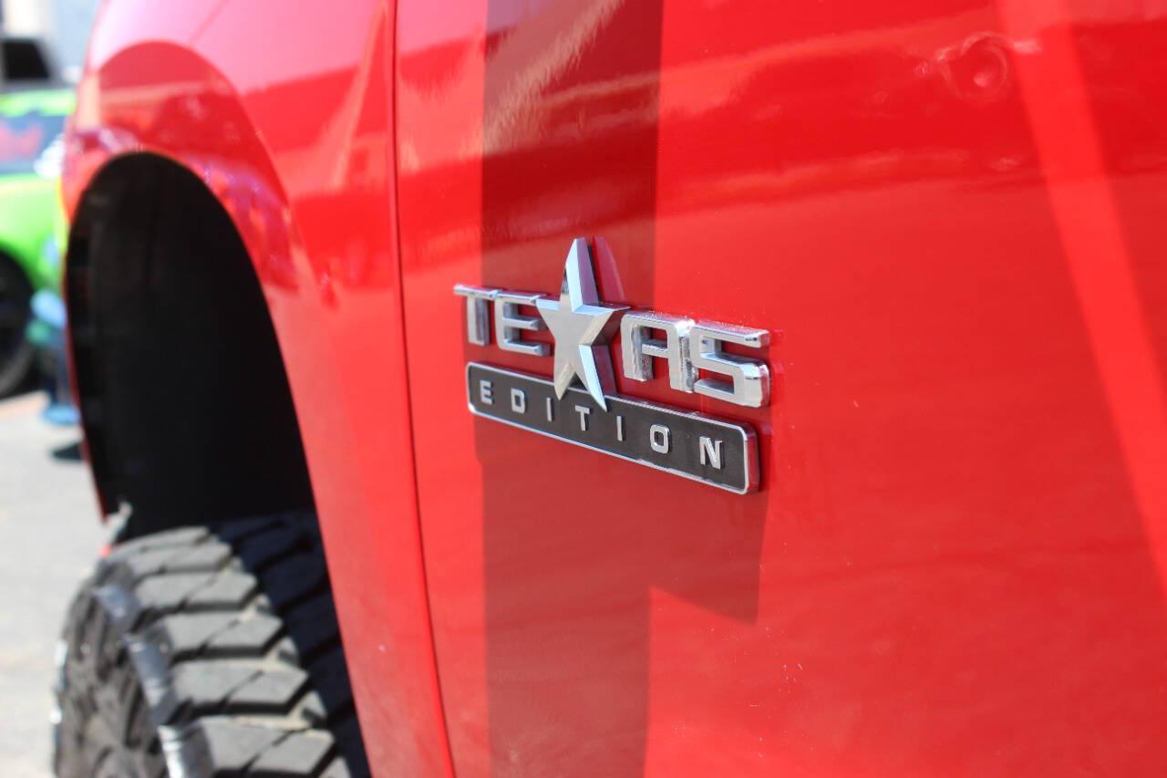 2021 Red Chevrolet Silverado 1500 RST Crew Cab 4WD (3GCUYEED9MG) with an EcoTec3 5.3L V8 355hp 383ft. lbs. 5.3L V8 engine, Automatic 8-Speed transmission, located at 4301 NW 39th , Oklahoma City, OK, 73112, (405) 949-5600, 35.512135, -97.598671 - Hablamos espanol. SPEND SMART --- BUY FROM SUPER SPORTS. ALL PRICES, DOWN PAYMENTS, PAYMENTS, AND FINANCE TERMS ARE NEGOTIABLE AT THE TIME OF APPROVAL. WE WILL WORK WITH YOU TO FIT YOUR BUDGET. WE WILL EVEN LOWER AND ADJUST THE NUMBERS TO HELP MAKE THE VEHICLE MORE AFFORDABLE FOR YOU.- Photo#28