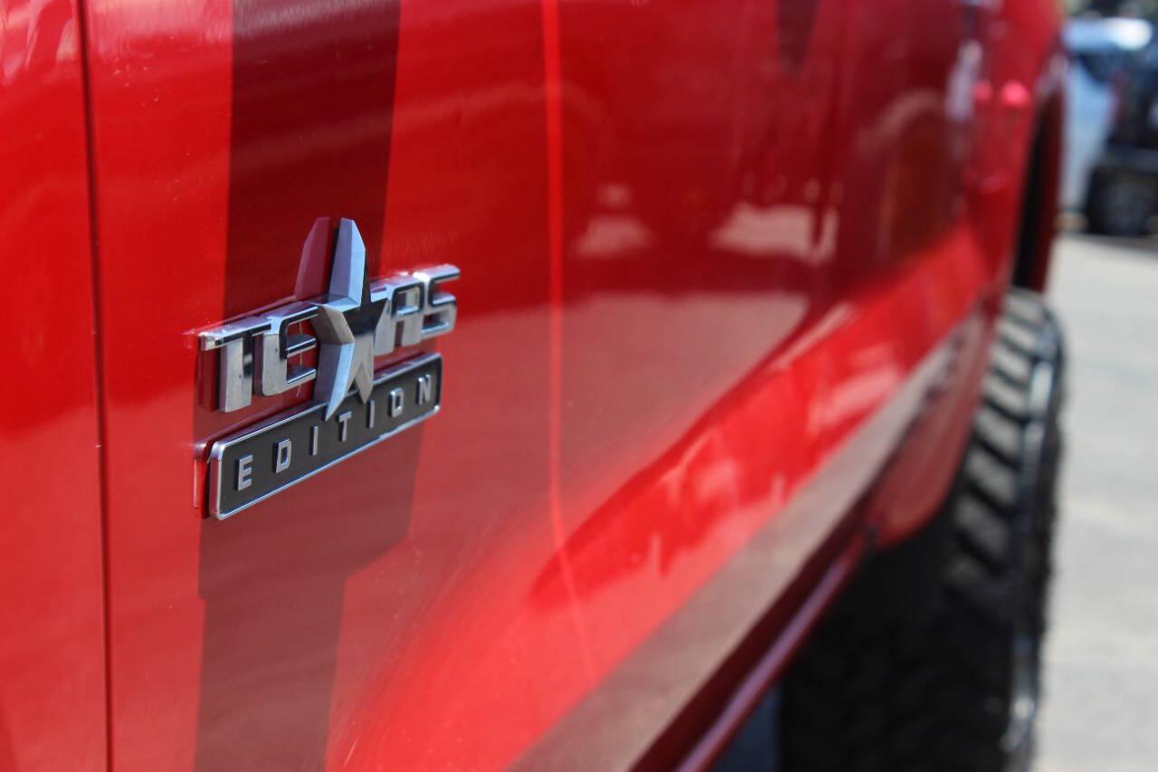2021 Red Chevrolet Silverado 1500 RST Crew Cab 4WD (3GCUYEED9MG) with an EcoTec3 5.3L V8 355hp 383ft. lbs. 5.3L V8 engine, Automatic 8-Speed transmission, located at 4301 NW 39th , Oklahoma City, OK, 73112, (405) 949-5600, 35.512135, -97.598671 - Hablamos espanol. SPEND SMART --- BUY FROM SUPER SPORTS. ALL PRICES, DOWN PAYMENTS, PAYMENTS, AND FINANCE TERMS ARE NEGOTIABLE AT THE TIME OF APPROVAL. WE WILL WORK WITH YOU TO FIT YOUR BUDGET. WE WILL EVEN LOWER AND ADJUST THE NUMBERS TO HELP MAKE THE VEHICLE MORE AFFORDABLE FOR YOU.- Photo#29