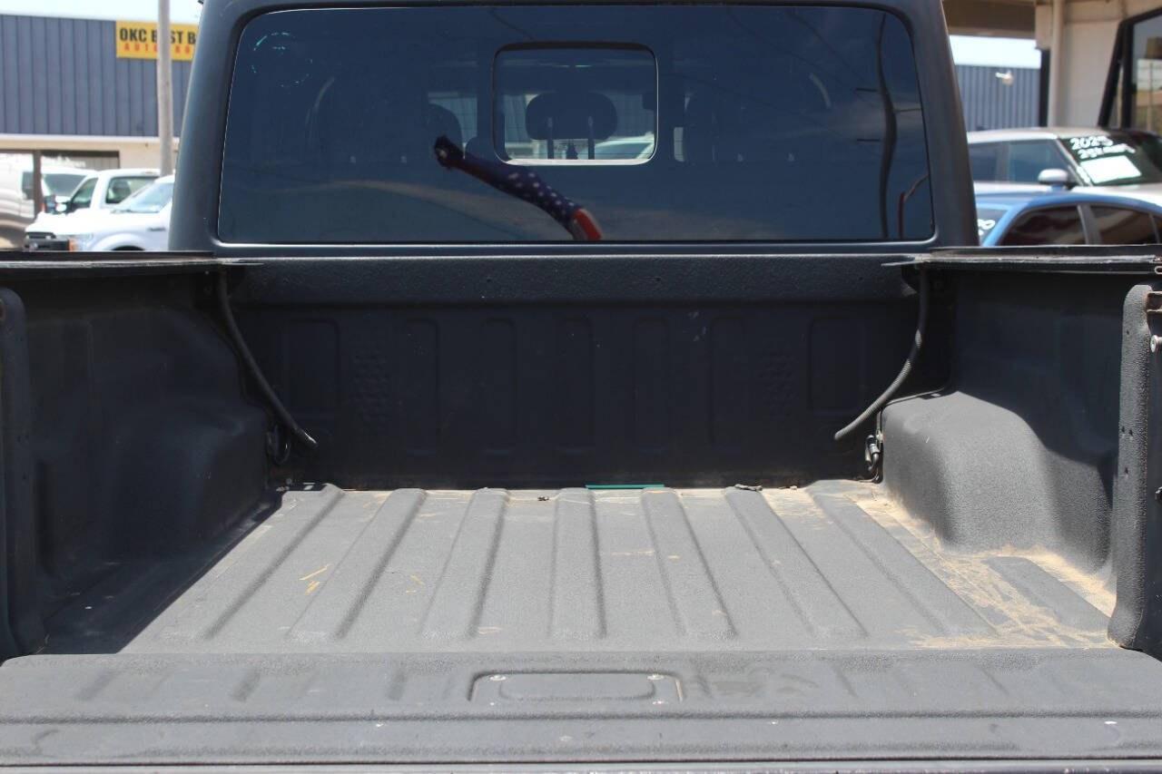 2020 Gray Jeep Gladiator Rubicon (1C6JJTBG0LL) with an 3.6L V6 3.6L V6 engine, Automatic 8-Speed transmission, located at 4301 NW 39th , Oklahoma City, OK, 73112, (405) 949-5600, 35.512135, -97.598671 - Hablamos espaol. SPEND SMART --- BUY FROM SUPER SPORTS. ASKING WHOLESALE CASH PRICE: $__,___ (CASH ONLY) PLUS $100 PROCESSING FEE. ALL PRICES, DOWN PAYMENTS, PAYMENTS, AND FINANCE TERMS ARE NEGOTIABLE AT THE TIME OF APPROVAL. WE WILL WORK WITH YOU TO FIT YOUR BUDGET. WE WILL EVEN LOW- Photo#13