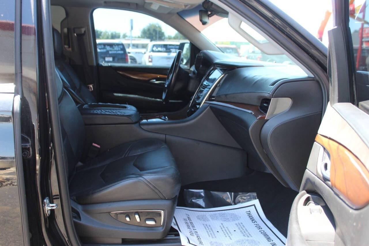 2016 Black Cadillac Escalade ESV ESV 2WD Luxury (1GYS3HKJ0GR) with an EcoTec3 6.2L V8 420hp 460ft. lbs. 6.2L V8 engine, Automatic 8-Speed transmission, located at 4301 NW 39th , Oklahoma City, OK, 73112, (405) 949-5600, 35.512135, -97.598671- Photo#8
