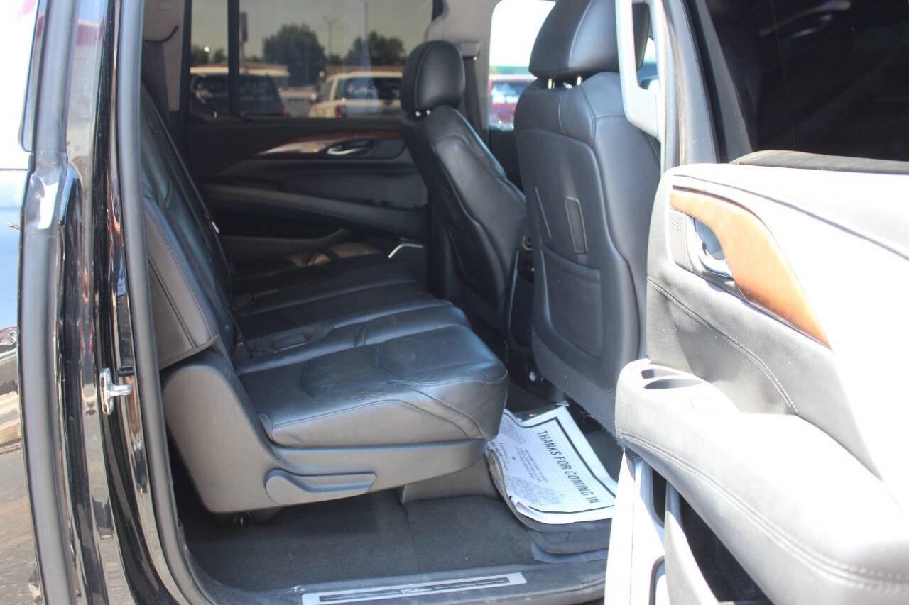 2016 Black Cadillac Escalade ESV ESV 2WD Luxury (1GYS3HKJ0GR) with an EcoTec3 6.2L V8 420hp 460ft. lbs. 6.2L V8 engine, Automatic 8-Speed transmission, located at 4301 NW 39th , Oklahoma City, OK, 73112, (405) 949-5600, 35.512135, -97.598671- Photo#10