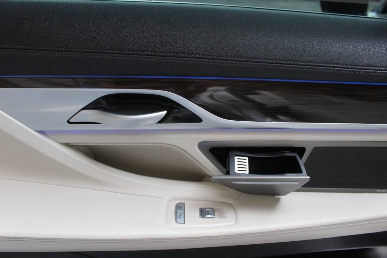 2022 Beige BMW 7 Series 740i xDrive (WBA7T4C08NC) with an 3.0L Turbo I6 335hp 330ft. lbs. 3.0L I6 engine, Automatic 8-Speed transmission, located at 4301 NW 39th , Oklahoma City, OK, 73112, (405) 949-5600, 35.512135, -97.598671- Photo#15