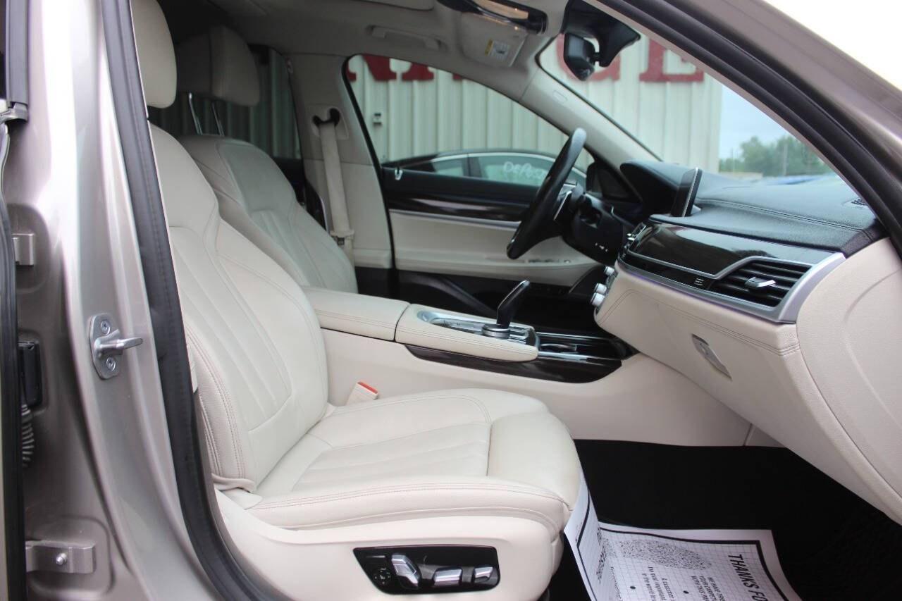 2022 Beige BMW 7 Series 740i xDrive (WBA7T4C08NC) with an 3.0L Turbo I6 335hp 330ft. lbs. 3.0L I6 engine, Automatic 8-Speed transmission, located at 4301 NW 39th , Oklahoma City, OK, 73112, (405) 949-5600, 35.512135, -97.598671- Photo#22