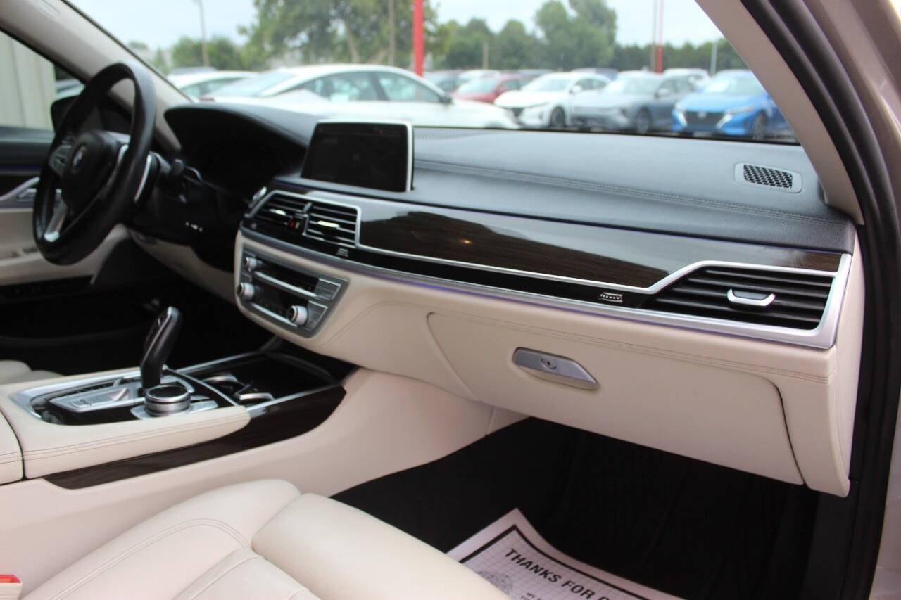 2022 Beige BMW 7 Series 740i xDrive (WBA7T4C08NC) with an 3.0L Turbo I6 335hp 330ft. lbs. 3.0L I6 engine, Automatic 8-Speed transmission, located at 4301 NW 39th , Oklahoma City, OK, 73112, (405) 949-5600, 35.512135, -97.598671- Photo#23