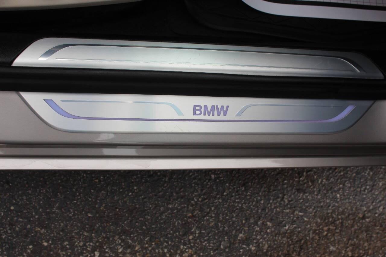 2022 Beige BMW 7 Series 740i xDrive (WBA7T4C08NC) with an 3.0L Turbo I6 335hp 330ft. lbs. 3.0L I6 engine, Automatic 8-Speed transmission, located at 4301 NW 39th , Oklahoma City, OK, 73112, (405) 949-5600, 35.512135, -97.598671- Photo#27