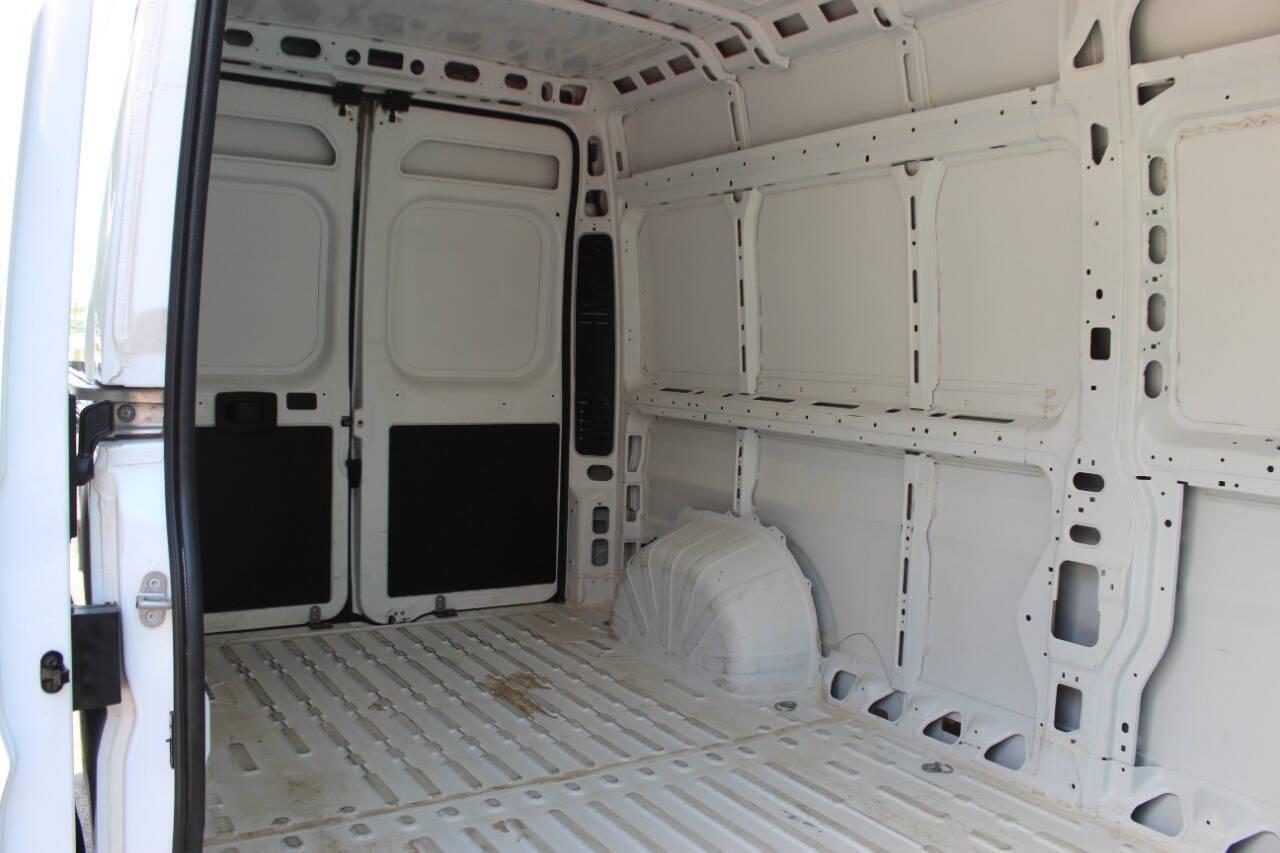 2024 White RAM ProMaster 2500 High Roof 159-in. WB (3C6LRVDG2RE) with an Pentastar 3.6L V6 276hp 250ft. lbs. 3.6L V6 engine, Automatic 9-Speed transmission, located at 4301 NW 39th , Oklahoma City, OK, 73112, (405) 949-5600, 35.512135, -97.598671 - Hablamos espanol. SPEND SMART --- BUY FROM SUPER SPORTS. ALL PRICES, DOWN PAYMENTS, PAYMENTS, AND FINANCE TERMS ARE NEGOTIABLE AT THE TIME OF APPROVAL. WE WILL WORK WITH YOU TO FIT YOUR BUDGET. WE WILL EVEN LOWER AND ADJUST THE NUMBERS TO HELP MAKE THE VEHICLE MORE AFFORDABLE FOR YOU.- Photo#10