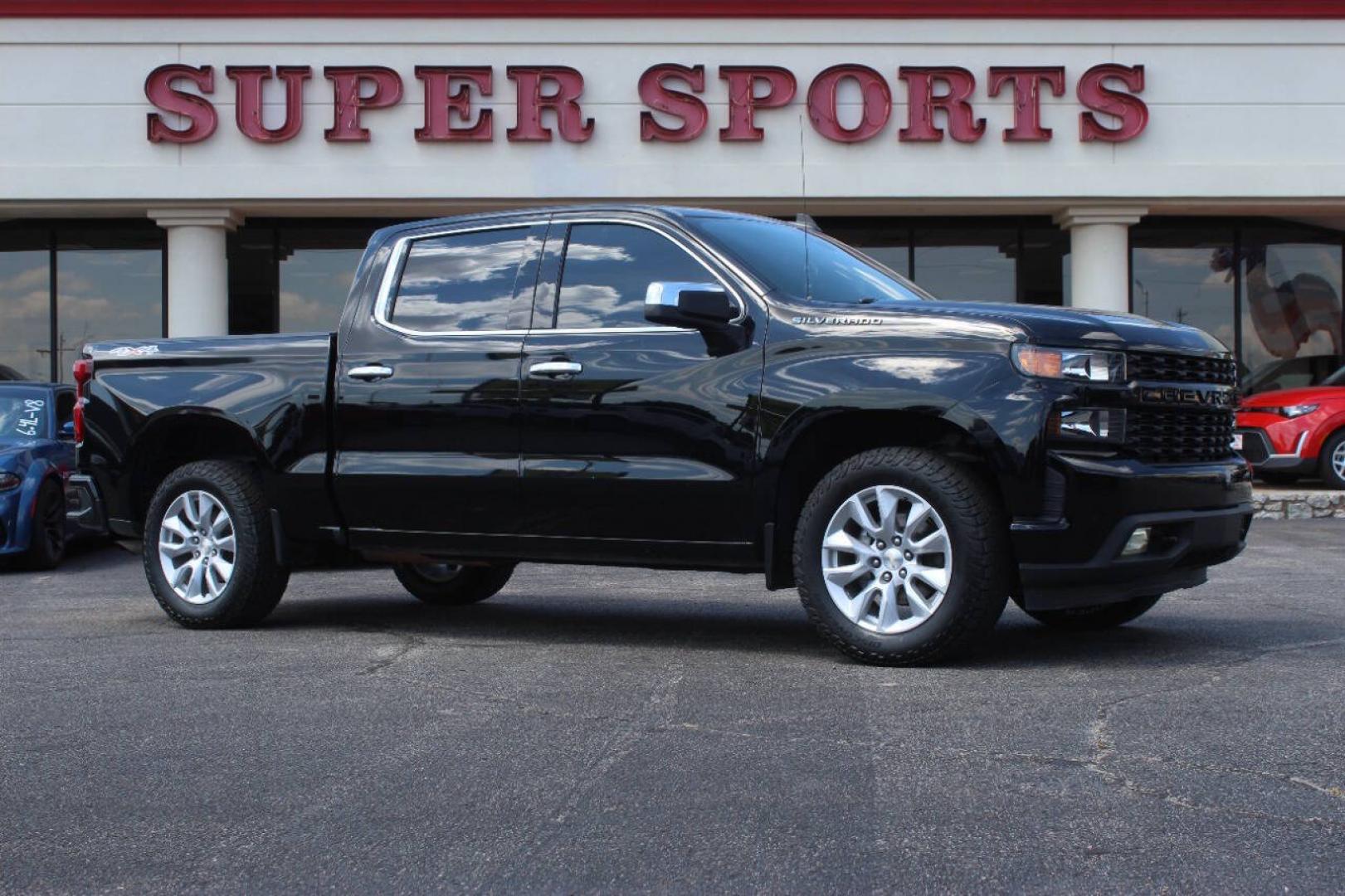 2022 Black Chevrolet Silverado 1500 Limited Custom Crew Cab Short Box 4WD (3GCPYBEK0NG) with an 2.7L Turbo I4 310hp 348ft. lbs. 2.7L I4 engine, Automatic 8-Speed transmission, located at 4301 NW 39th , Oklahoma City, OK, 73112, (405) 949-5600, 35.512135, -97.598671 - Hablamos espanol. SPEND SMART --- BUY FROM SUPER SPORTS. ALL PRICES, DOWN PAYMENTS, PAYMENTS, AND FINANCE TERMS ARE NEGOTIABLE AT THE TIME OF APPROVAL. WE WILL WORK WITH YOU TO FIT YOUR BUDGET. WE WILL EVEN LOWER AND ADJUST THE NUMBERS TO HELP MAKE THE VEHICLE MORE AFFORDABLE FOR YOU.- Photo#0