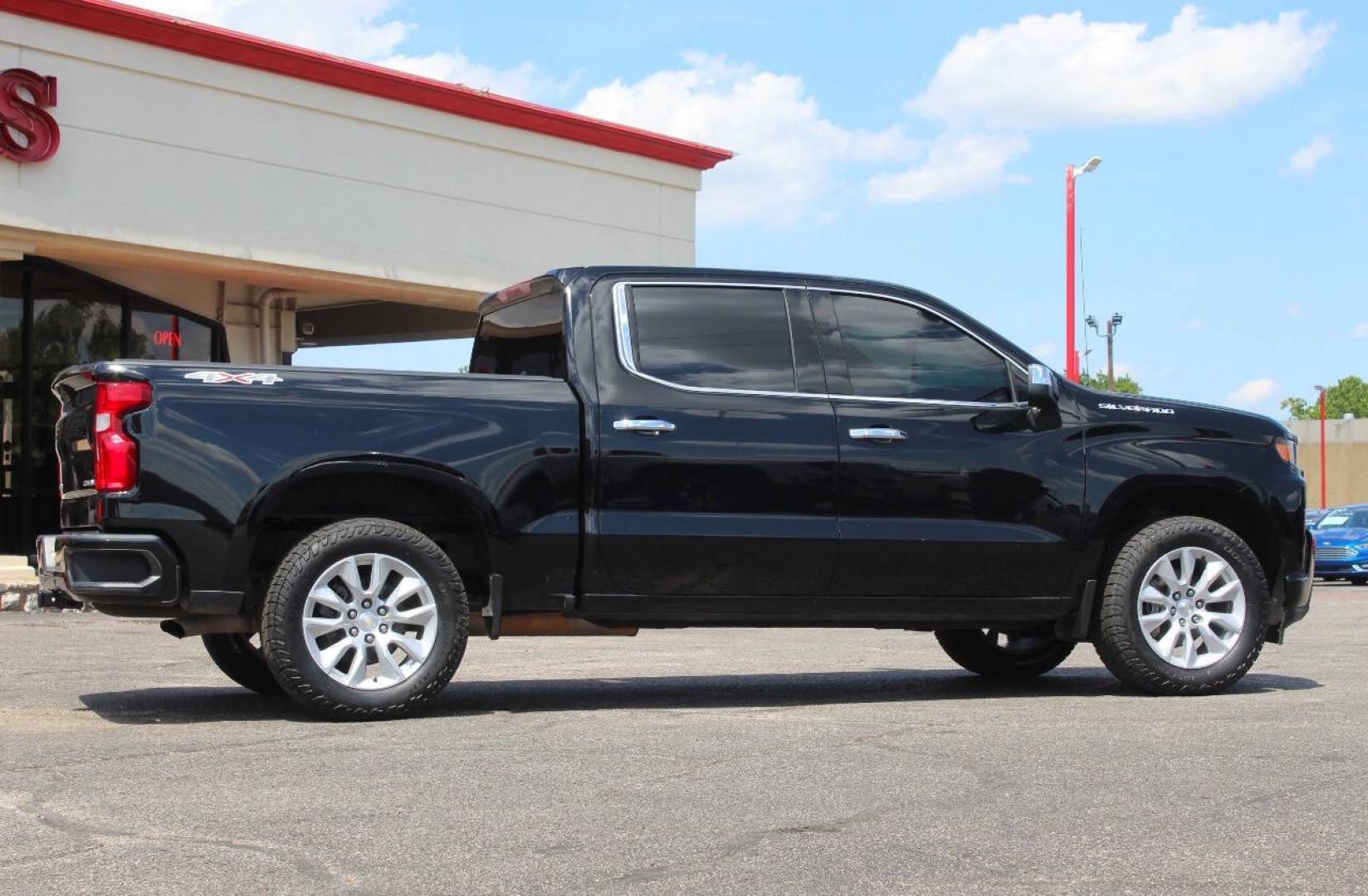 2022 Black Chevrolet Silverado 1500 Limited Custom Crew Cab Short Box 4WD (3GCPYBEK0NG) with an 2.7L Turbo I4 310hp 348ft. lbs. 2.7L I4 engine, Automatic 8-Speed transmission, located at 4301 NW 39th , Oklahoma City, OK, 73112, (405) 949-5600, 35.512135, -97.598671 - Hablamos espanol. SPEND SMART --- BUY FROM SUPER SPORTS. ALL PRICES, DOWN PAYMENTS, PAYMENTS, AND FINANCE TERMS ARE NEGOTIABLE AT THE TIME OF APPROVAL. WE WILL WORK WITH YOU TO FIT YOUR BUDGET. WE WILL EVEN LOWER AND ADJUST THE NUMBERS TO HELP MAKE THE VEHICLE MORE AFFORDABLE FOR YOU.- Photo#1