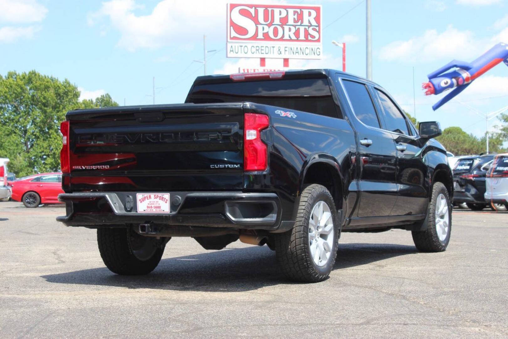 2022 Black Chevrolet Silverado 1500 Limited Custom Crew Cab Short Box 4WD (3GCPYBEK0NG) with an 2.7L Turbo I4 310hp 348ft. lbs. 2.7L I4 engine, Automatic 8-Speed transmission, located at 4301 NW 39th , Oklahoma City, OK, 73112, (405) 949-5600, 35.512135, -97.598671 - Hablamos espanol. SPEND SMART --- BUY FROM SUPER SPORTS. ALL PRICES, DOWN PAYMENTS, PAYMENTS, AND FINANCE TERMS ARE NEGOTIABLE AT THE TIME OF APPROVAL. WE WILL WORK WITH YOU TO FIT YOUR BUDGET. WE WILL EVEN LOWER AND ADJUST THE NUMBERS TO HELP MAKE THE VEHICLE MORE AFFORDABLE FOR YOU.- Photo#2