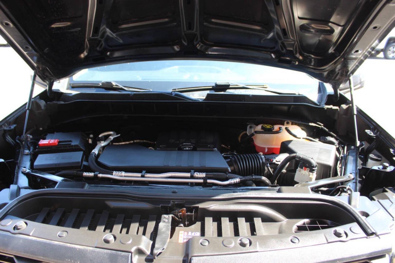 2022 Black Chevrolet Silverado 1500 Limited Custom Crew Cab Short Box 4WD (3GCPYBEK0NG) with an 2.7L Turbo I4 310hp 348ft. lbs. 2.7L I4 engine, Automatic 8-Speed transmission, located at 4301 NW 39th , Oklahoma City, OK, 73112, (405) 949-5600, 35.512135, -97.598671 - Hablamos espanol. SPEND SMART --- BUY FROM SUPER SPORTS. ALL PRICES, DOWN PAYMENTS, PAYMENTS, AND FINANCE TERMS ARE NEGOTIABLE AT THE TIME OF APPROVAL. WE WILL WORK WITH YOU TO FIT YOUR BUDGET. WE WILL EVEN LOWER AND ADJUST THE NUMBERS TO HELP MAKE THE VEHICLE MORE AFFORDABLE FOR YOU.- Photo#6