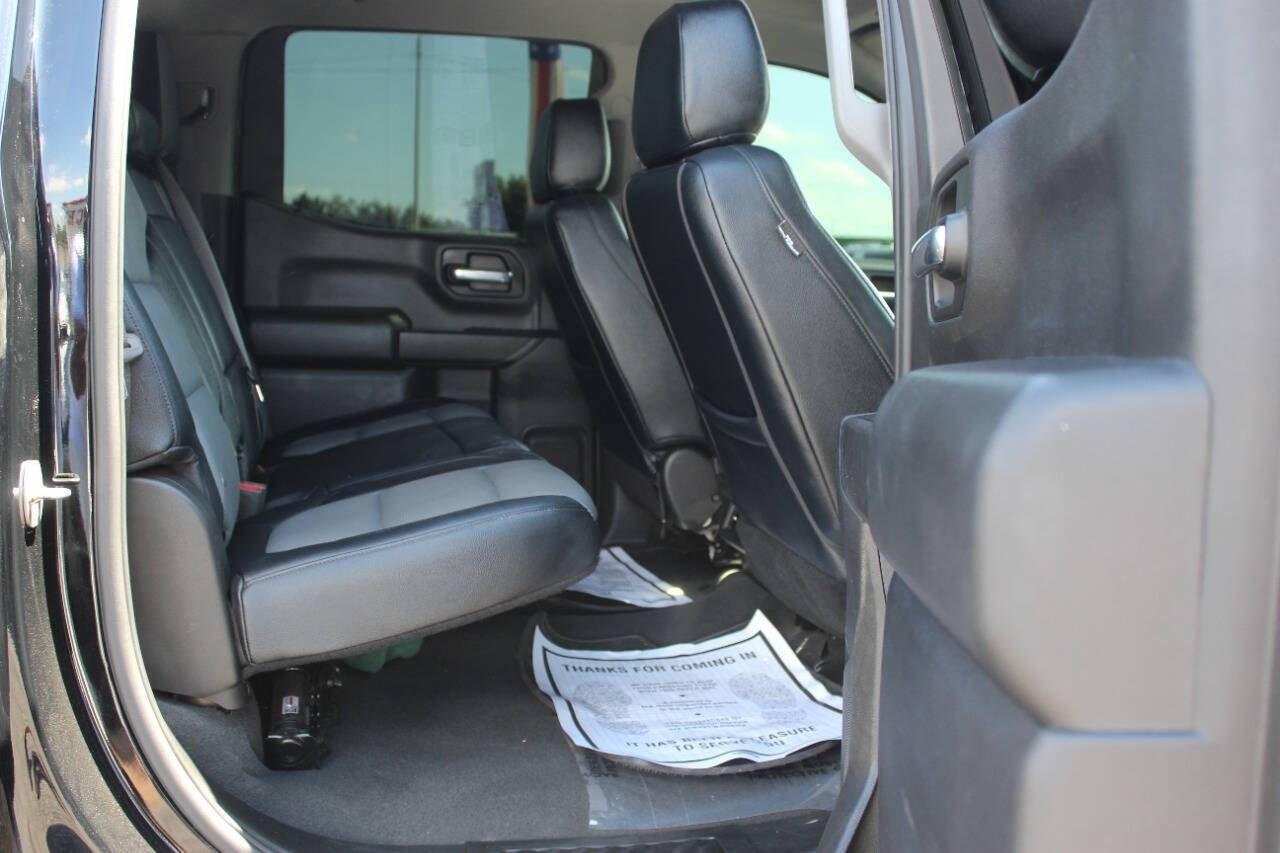 2022 Black Chevrolet Silverado 1500 Limited Custom Crew Cab Short Box 4WD (3GCPYBEK0NG) with an 2.7L Turbo I4 310hp 348ft. lbs. 2.7L I4 engine, Automatic 8-Speed transmission, located at 4301 NW 39th , Oklahoma City, OK, 73112, (405) 949-5600, 35.512135, -97.598671 - Hablamos espaol. SPEND SMART --- BUY FROM SUPER SPORTS. ALL PRICES, DOWN PAYMENTS, PAYMENTS, AND FINANCE TERMS ARE NEGOTIABLE AT THE TIME OF APPROVAL. WE WILL WORK WITH YOU TO FIT YOUR BUDGET. WE WILL EVEN LOWER AND ADJUST THE NUMBERS TO HELP MAKE THE VEHICLE MORE AFFORDABLE FOR YOU.- Photo#9