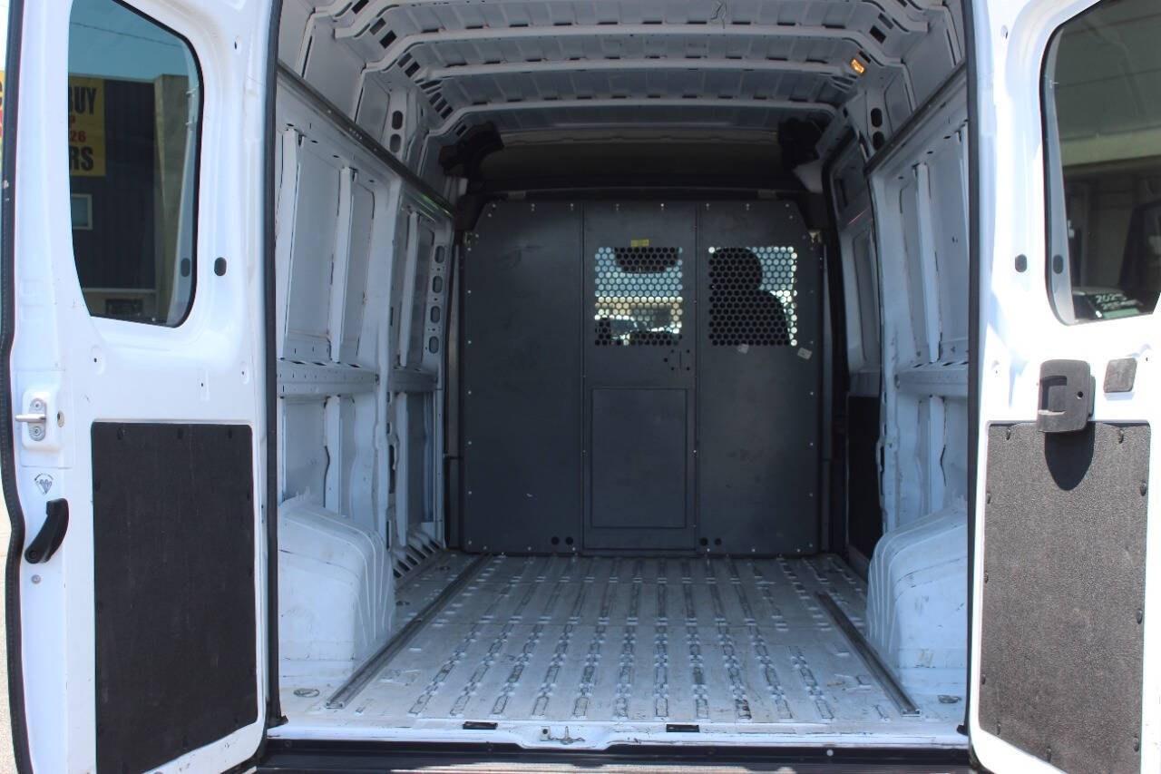 2023 White RAM ProMaster 2500 High Roof 159-in. WB (3C6LRVDG9PE) with an Pentastar 3.6L V6 276hp 250ft. lbs. 3.6L V6 engine, Automatic 9-Speed transmission, located at 4301 NW 39th , Oklahoma City, OK, 73112, (405) 949-5600, 35.512135, -97.598671- Photo#17
