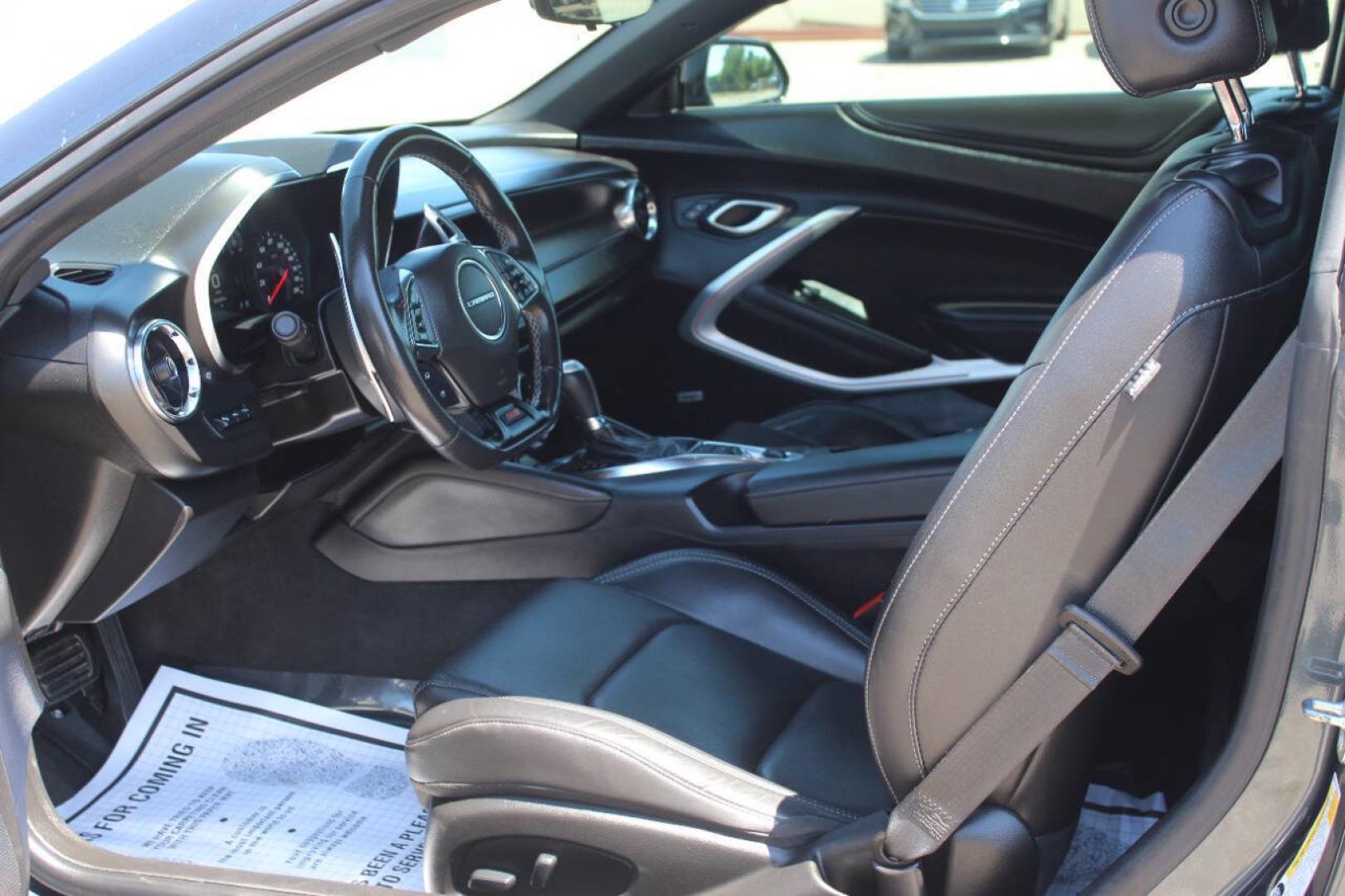 2021 Charcoal Chevrolet Camaro 2SS Coupe (1G1FH1R77M0) with an 6.2L V8 455hp 455ft. lbs. 6.2L V8 engine, Automatic 10-Speed transmission, located at 4301 NW 39th , Oklahoma City, OK, 73112, (405) 949-5600, 35.512135, -97.598671 - Hablamos espanol. SPEND SMART --- BUY FROM SUPER SPORTS. ALL PRICES, DOWN PAYMENTS, PAYMENTS, AND FINANCE TERMS ARE NEGOTIABLE AT THE TIME OF APPROVAL. WE WILL WORK WITH YOU TO FIT YOUR BUDGET. WE WILL EVEN LOWER AND ADJUST THE NUMBERS TO HELP MAKE THE VEHICLE MORE AFFORDABLE FOR YOU.- Photo#12