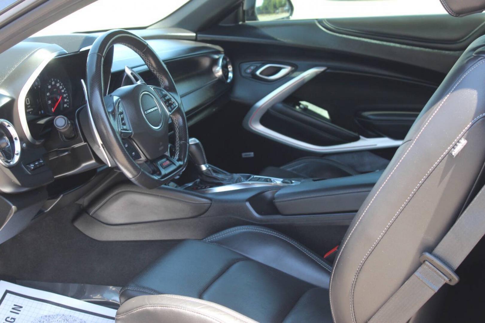 2021 Charcoal Chevrolet Camaro 2SS Coupe (1G1FH1R77M0) with an 6.2L V8 455hp 455ft. lbs. 6.2L V8 engine, Automatic 10-Speed transmission, located at 4301 NW 39th , Oklahoma City, OK, 73112, (405) 949-5600, 35.512135, -97.598671 - Hablamos espanol. SPEND SMART --- BUY FROM SUPER SPORTS. ALL PRICES, DOWN PAYMENTS, PAYMENTS, AND FINANCE TERMS ARE NEGOTIABLE AT THE TIME OF APPROVAL. WE WILL WORK WITH YOU TO FIT YOUR BUDGET. WE WILL EVEN LOWER AND ADJUST THE NUMBERS TO HELP MAKE THE VEHICLE MORE AFFORDABLE FOR YOU.- Photo#13