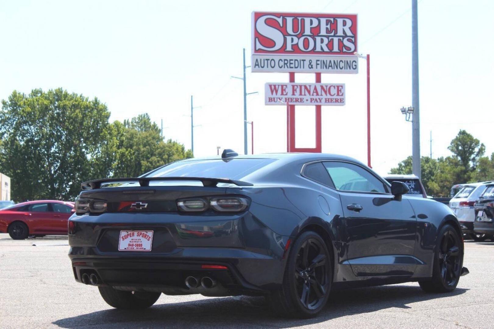 2021 Charcoal Chevrolet Camaro 2SS Coupe (1G1FH1R77M0) with an 6.2L V8 455hp 455ft. lbs. 6.2L V8 engine, Automatic 10-Speed transmission, located at 4301 NW 39th , Oklahoma City, OK, 73112, (405) 949-5600, 35.512135, -97.598671 - Hablamos espanol. SPEND SMART --- BUY FROM SUPER SPORTS. ALL PRICES, DOWN PAYMENTS, PAYMENTS, AND FINANCE TERMS ARE NEGOTIABLE AT THE TIME OF APPROVAL. WE WILL WORK WITH YOU TO FIT YOUR BUDGET. WE WILL EVEN LOWER AND ADJUST THE NUMBERS TO HELP MAKE THE VEHICLE MORE AFFORDABLE FOR YOU.- Photo#3