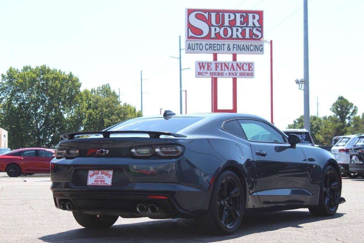 2021 Charcoal Chevrolet Camaro 2SS Coupe (1G1FH1R77M0) with an 6.2L V8 455hp 455ft. lbs. 6.2L V8 engine, Automatic 10-Speed transmission, located at 4301 NW 39th , Oklahoma City, OK, 73112, (405) 949-5600, 35.512135, -97.598671- Photo#3