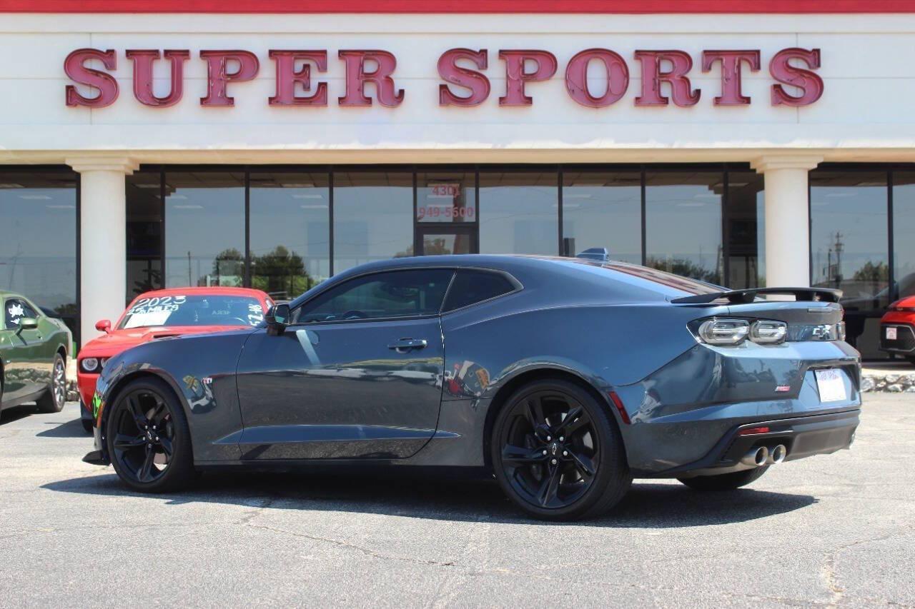2021 Charcoal Chevrolet Camaro 2SS Coupe (1G1FH1R77M0) with an 6.2L V8 455hp 455ft. lbs. 6.2L V8 engine, Automatic 10-Speed transmission, located at 4301 NW 39th , Oklahoma City, OK, 73112, (405) 949-5600, 35.512135, -97.598671- Photo#4
