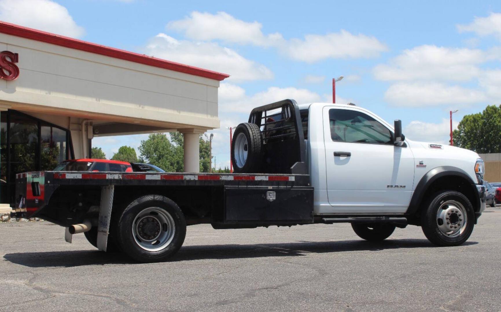 2021 White RAM 5500 Regular Cab 4WD DRW (3C7WRNBL7MG) with an Cummins 6.7L I6 360-400hp 800-1000ft. lbs. 6.7L I6 engine, Unspecified transmission, located at 4301 NW 39th , Oklahoma City, OK, 73112, (405) 949-5600, 35.512135, -97.598671 - Hablamos espanol. SPEND SMART --- BUY FROM SUPER SPORTS. ALL PRICES, DOWN PAYMENTS, PAYMENTS, AND FINANCE TERMS ARE NEGOTIABLE AT THE TIME OF APPROVAL. WE WILL WORK WITH YOU TO FIT YOUR BUDGET. WE WILL EVEN LOWER AND ADJUST THE NUMBERS TO HELP MAKE THE VEHICLE MORE AFFORDABLE FOR YOU.- Photo#1