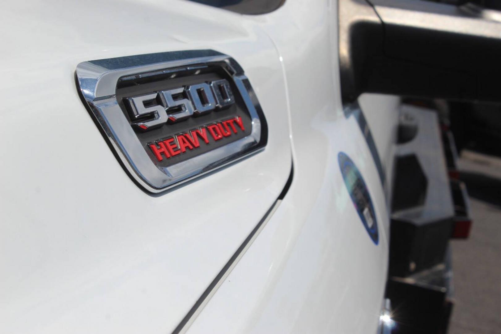 2021 White RAM 5500 Regular Cab 4WD DRW (3C7WRNBL7MG) with an Cummins 6.7L I6 360-400hp 800-1000ft. lbs. 6.7L I6 engine, Unspecified transmission, located at 4301 NW 39th , Oklahoma City, OK, 73112, (405) 949-5600, 35.512135, -97.598671 - Hablamos espanol. SPEND SMART --- BUY FROM SUPER SPORTS. ALL PRICES, DOWN PAYMENTS, PAYMENTS, AND FINANCE TERMS ARE NEGOTIABLE AT THE TIME OF APPROVAL. WE WILL WORK WITH YOU TO FIT YOUR BUDGET. WE WILL EVEN LOWER AND ADJUST THE NUMBERS TO HELP MAKE THE VEHICLE MORE AFFORDABLE FOR YOU.- Photo#29