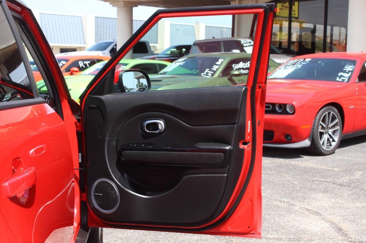 2018 Red Kia Soul + (KNDJP3A59J7) with an 2.0L I4 161hp 150ft. lbs. 2.0L I4 engine, Automatic 6-Speed transmission, located at 4301 NW 39th , Oklahoma City, OK, 73112, (405) 949-5600, 35.512135, -97.598671 - Hablamos espaol. SPEND SMART --- BUY FROM SUPER SPORTS. ALL PRICES, DOWN PAYMENTS, PAYMENTS, AND FINANCE TERMS ARE NEGOTIABLE AT THE TIME OF APPROVAL. WE WILL WORK WITH YOU TO FIT YOUR BUDGET. WE WILL EVEN LOWER AND ADJUST THE NUMBERS TO HELP MAKE THE VEHICLE MORE AFFORDABLE FOR YOU.- Photo#7