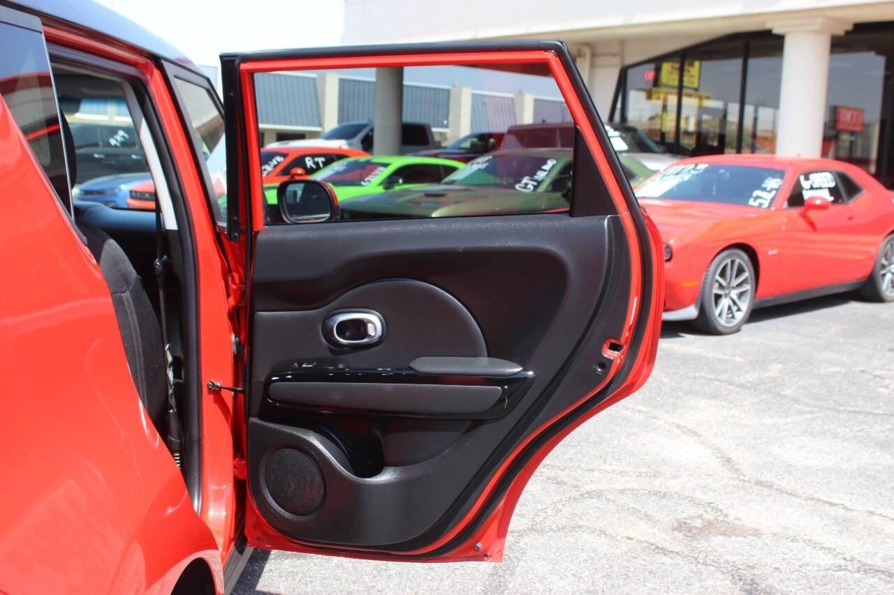 2018 Red Kia Soul + (KNDJP3A59J7) with an 2.0L I4 161hp 150ft. lbs. 2.0L I4 engine, Automatic 6-Speed transmission, located at 4301 NW 39th , Oklahoma City, OK, 73112, (405) 949-5600, 35.512135, -97.598671 - Hablamos espaol. SPEND SMART --- BUY FROM SUPER SPORTS. ALL PRICES, DOWN PAYMENTS, PAYMENTS, AND FINANCE TERMS ARE NEGOTIABLE AT THE TIME OF APPROVAL. WE WILL WORK WITH YOU TO FIT YOUR BUDGET. WE WILL EVEN LOWER AND ADJUST THE NUMBERS TO HELP MAKE THE VEHICLE MORE AFFORDABLE FOR YOU.- Photo#9