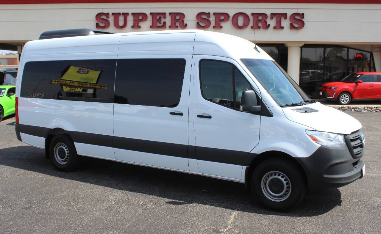 photo of 2026 Mercedes-Benz Sprinter 2500 3dr 170 in. WB High Roof Passenger Van (2.0L I4)