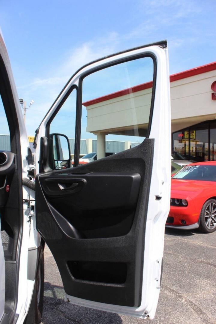 2026 White Mercedes-Benz Sprinter 2500 170-in. WB (W1Z4KGHY7TT) with an 2.0L Biodiesel Turbo I4 168hp 295ft. lbs. 2.0L I4 engine, Automatic 9-Speed transmission, located at 4301 NW 39th , Oklahoma City, OK, 73112, (405) 949-5600, 35.512135, -97.598671 - Hablamos espaol. SPEND SMART --- BUY FROM SUPER SPORTS. ALL PRICES, DOWN PAYMENTS, PAYMENTS, AND FINANCE TERMS ARE NEGOTIABLE AT THE TIME OF APPROVAL. WE WILL WORK WITH YOU TO FIT YOUR BUDGET. WE WILL EVEN LOWER AND ADJUST THE NUMBERS TO HELP MAKE THE VEHICLE MORE AFFORDABLE FOR YOU.- Photo#10