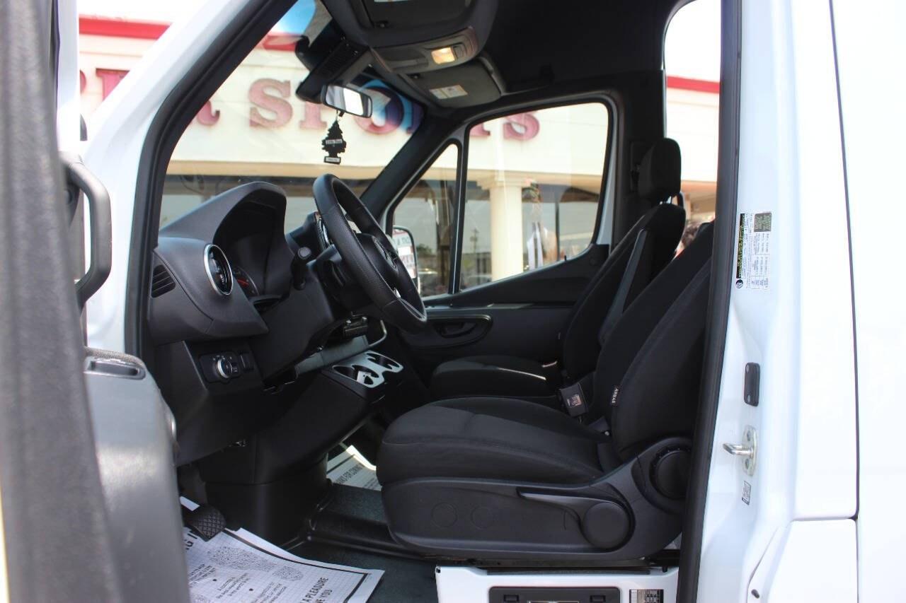 2026 White Mercedes-Benz Sprinter 2500 170-in. WB (W1Z4KGHY7TT) with an 2.0L Biodiesel Turbo I4 168hp 295ft. lbs. 2.0L I4 engine, Automatic 9-Speed transmission, located at 4301 NW 39th , Oklahoma City, OK, 73112, (405) 949-5600, 35.512135, -97.598671 - Hablamos espaol. SPEND SMART --- BUY FROM SUPER SPORTS. ALL PRICES, DOWN PAYMENTS, PAYMENTS, AND FINANCE TERMS ARE NEGOTIABLE AT THE TIME OF APPROVAL. WE WILL WORK WITH YOU TO FIT YOUR BUDGET. WE WILL EVEN LOWER AND ADJUST THE NUMBERS TO HELP MAKE THE VEHICLE MORE AFFORDABLE FOR YOU.- Photo#25