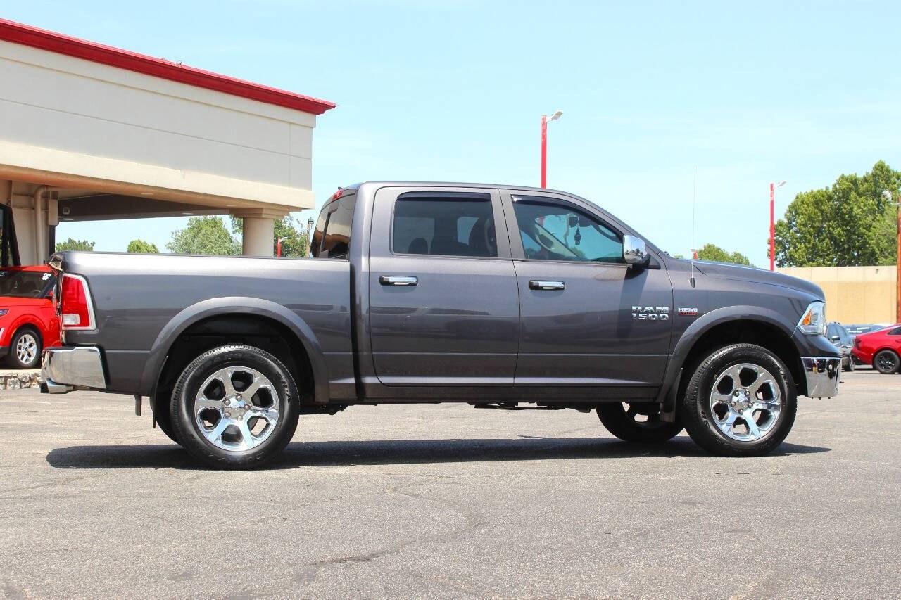 2017 Gray RAM 1500 Laramie Crew Cab SWB 4WD (1C6RR7NT4HS) with an HEMI 5.7L V8 395hp 410ft. lbs. 5.7L V8 engine, Automatic 8-Speed transmission, located at 4301 NW 39th , Oklahoma City, OK, 73112, (405) 949-5600, 35.512135, -97.598671 - Hablamos espaol. SPEND SMART --- BUY FROM SUPER SPORTS. ALL PRICES, DOWN PAYMENTS, PAYMENTS, AND FINANCE TERMS ARE NEGOTIABLE AT THE TIME OF APPROVAL. WE WILL WORK WITH YOU TO FIT YOUR BUDGET. WE WILL EVEN LOWER AND ADJUST THE NUMBERS TO HELP MAKE THE VEHICLE MORE AFFORDABLE FOR YOU.- Photo#2