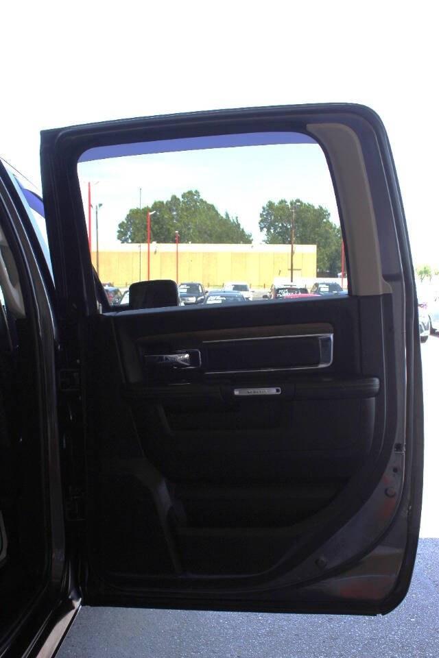 2017 Gray RAM 1500 Laramie Crew Cab SWB 4WD (1C6RR7NT4HS) with an HEMI 5.7L V8 395hp 410ft. lbs. 5.7L V8 engine, Automatic 8-Speed transmission, located at 4301 NW 39th , Oklahoma City, OK, 73112, (405) 949-5600, 35.512135, -97.598671 - Hablamos espaol. SPEND SMART --- BUY FROM SUPER SPORTS. ALL PRICES, DOWN PAYMENTS, PAYMENTS, AND FINANCE TERMS ARE NEGOTIABLE AT THE TIME OF APPROVAL. WE WILL WORK WITH YOU TO FIT YOUR BUDGET. WE WILL EVEN LOWER AND ADJUST THE NUMBERS TO HELP MAKE THE VEHICLE MORE AFFORDABLE FOR YOU.- Photo#11