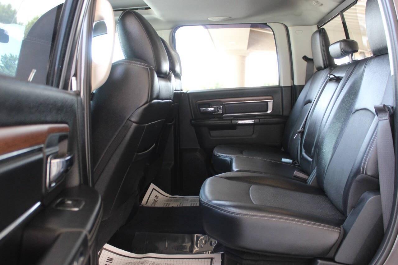 2017 Gray RAM 1500 Laramie Crew Cab SWB 4WD (1C6RR7NT4HS) with an HEMI 5.7L V8 395hp 410ft. lbs. 5.7L V8 engine, Automatic 8-Speed transmission, located at 4301 NW 39th , Oklahoma City, OK, 73112, (405) 949-5600, 35.512135, -97.598671 - Hablamos espaol. SPEND SMART --- BUY FROM SUPER SPORTS. ALL PRICES, DOWN PAYMENTS, PAYMENTS, AND FINANCE TERMS ARE NEGOTIABLE AT THE TIME OF APPROVAL. WE WILL WORK WITH YOU TO FIT YOUR BUDGET. WE WILL EVEN LOWER AND ADJUST THE NUMBERS TO HELP MAKE THE VEHICLE MORE AFFORDABLE FOR YOU.- Photo#13
