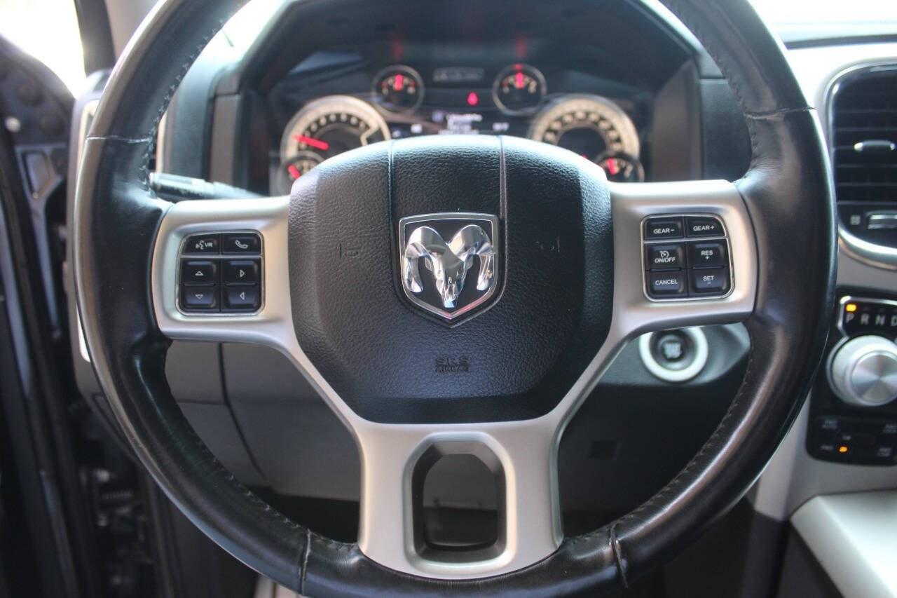 2017 Gray RAM 1500 Laramie Crew Cab SWB 4WD (1C6RR7NT4HS) with an HEMI 5.7L V8 395hp 410ft. lbs. 5.7L V8 engine, Automatic 8-Speed transmission, located at 4301 NW 39th , Oklahoma City, OK, 73112, (405) 949-5600, 35.512135, -97.598671 - Hablamos espaol. SPEND SMART --- BUY FROM SUPER SPORTS. ALL PRICES, DOWN PAYMENTS, PAYMENTS, AND FINANCE TERMS ARE NEGOTIABLE AT THE TIME OF APPROVAL. WE WILL WORK WITH YOU TO FIT YOUR BUDGET. WE WILL EVEN LOWER AND ADJUST THE NUMBERS TO HELP MAKE THE VEHICLE MORE AFFORDABLE FOR YOU.- Photo#21