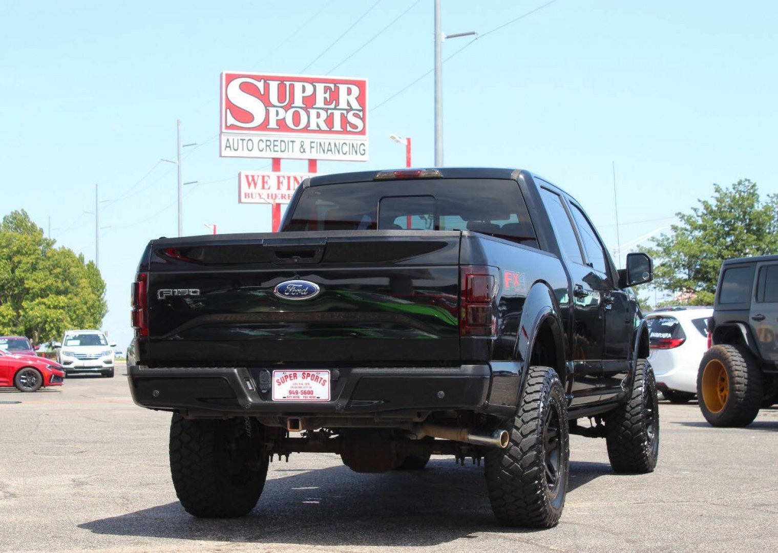 2017 Black Ford F-150 Lariat SuperCrew 6.5-ft. Bed 4WD (1FTEW1EF9HK) with an 5.0L Flex Fuel V8 385hp 387ft. lbs. 5.0L V8 engine, Automatic 6-Speed transmission, located at 4301 NW 39th , Oklahoma City, OK, 73112, (405) 949-5600, 35.512135, -97.598671 - Hablamos espanol. SPEND SMART --- BUY FROM SUPER SPORTS. ALL PRICES, DOWN PAYMENTS, PAYMENTS, AND FINANCE TERMS ARE NEGOTIABLE AT THE TIME OF APPROVAL. WE WILL WORK WITH YOU TO FIT YOUR BUDGET. WE WILL EVEN LOWER AND ADJUST THE NUMBERS TO HELP MAKE THE VEHICLE MORE AFFORDABLE FOR YOU.- Photo#3