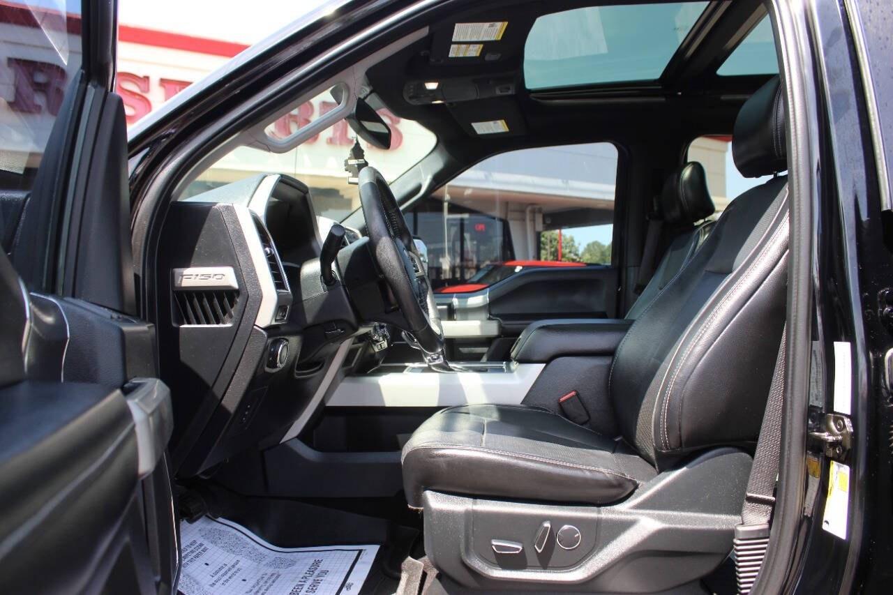2017 Black Ford F-150 Lariat SuperCrew 6.5-ft. Bed 4WD (1FTEW1EF9HK) with an 5.0L Flex Fuel V8 385hp 387ft. lbs. 5.0L V8 engine, Automatic 6-Speed transmission, located at 4301 NW 39th , Oklahoma City, OK, 73112, (405) 949-5600, 35.512135, -97.598671 - Hablamos espaol. SPEND SMART --- BUY FROM SUPER SPORTS. ALL PRICES, DOWN PAYMENTS, PAYMENTS, AND FINANCE TERMS ARE NEGOTIABLE AT THE TIME OF APPROVAL. WE WILL WORK WITH YOU TO FIT YOUR BUDGET. WE WILL EVEN LOWER AND ADJUST THE NUMBERS TO HELP MAKE THE VEHICLE MORE AFFORDABLE FOR YOU.- Photo#17