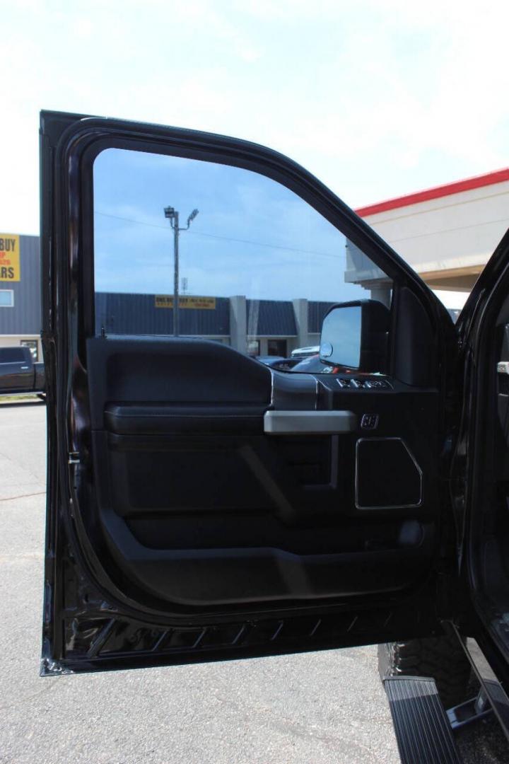 2017 Black Ford F-150 Lariat SuperCrew 6.5-ft. Bed 4WD (1FTEW1EF9HK) with an 5.0L Flex Fuel V8 385hp 387ft. lbs. 5.0L V8 engine, Automatic 6-Speed transmission, located at 4301 NW 39th , Oklahoma City, OK, 73112, (405) 949-5600, 35.512135, -97.598671 - Hablamos espanol. SPEND SMART --- BUY FROM SUPER SPORTS. ALL PRICES, DOWN PAYMENTS, PAYMENTS, AND FINANCE TERMS ARE NEGOTIABLE AT THE TIME OF APPROVAL. WE WILL WORK WITH YOU TO FIT YOUR BUDGET. WE WILL EVEN LOWER AND ADJUST THE NUMBERS TO HELP MAKE THE VEHICLE MORE AFFORDABLE FOR YOU.- Photo#19