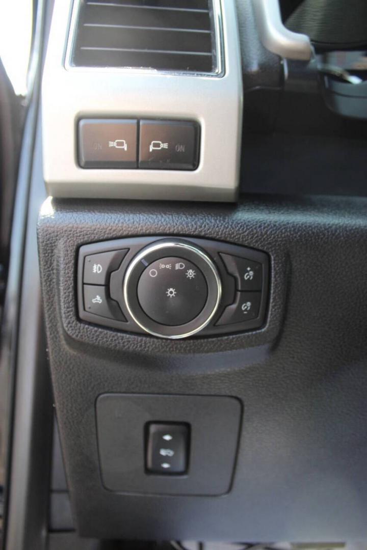 2017 Black Ford F-150 Lariat SuperCrew 6.5-ft. Bed 4WD (1FTEW1EF9HK) with an 5.0L Flex Fuel V8 385hp 387ft. lbs. 5.0L V8 engine, Automatic 6-Speed transmission, located at 4301 NW 39th , Oklahoma City, OK, 73112, (405) 949-5600, 35.512135, -97.598671 - Hablamos espaol. SPEND SMART --- BUY FROM SUPER SPORTS. ALL PRICES, DOWN PAYMENTS, PAYMENTS, AND FINANCE TERMS ARE NEGOTIABLE AT THE TIME OF APPROVAL. WE WILL WORK WITH YOU TO FIT YOUR BUDGET. WE WILL EVEN LOWER AND ADJUST THE NUMBERS TO HELP MAKE THE VEHICLE MORE AFFORDABLE FOR YOU.- Photo#24