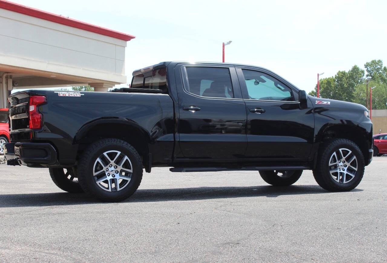 2020 Black Chevrolet Silverado 1500 LT Trail Boss Crew Cab Long Box 4WD (3GCPYFED8LG) with an EcoTec3 5.3L V8 355hp 383ft. lbs. 5.3L V8 engine, Automatic 10-Speed transmission, located at 4301 NW 39th , Oklahoma City, OK, 73112, (405) 949-5600, 35.512135, -97.598671 - Hablamos espaol. SPEND SMART --- BUY FROM SUPER SPORTS. ALL PRICES, DOWN PAYMENTS, PAYMENTS, AND FINANCE TERMS ARE NEGOTIABLE AT THE TIME OF APPROVAL. WE WILL WORK WITH YOU TO FIT YOUR BUDGET. WE WILL EVEN LOWER AND ADJUST THE NUMBERS TO HELP MAKE THE VEHICLE MORE AFFORDABLE FOR YOU.- Photo#2