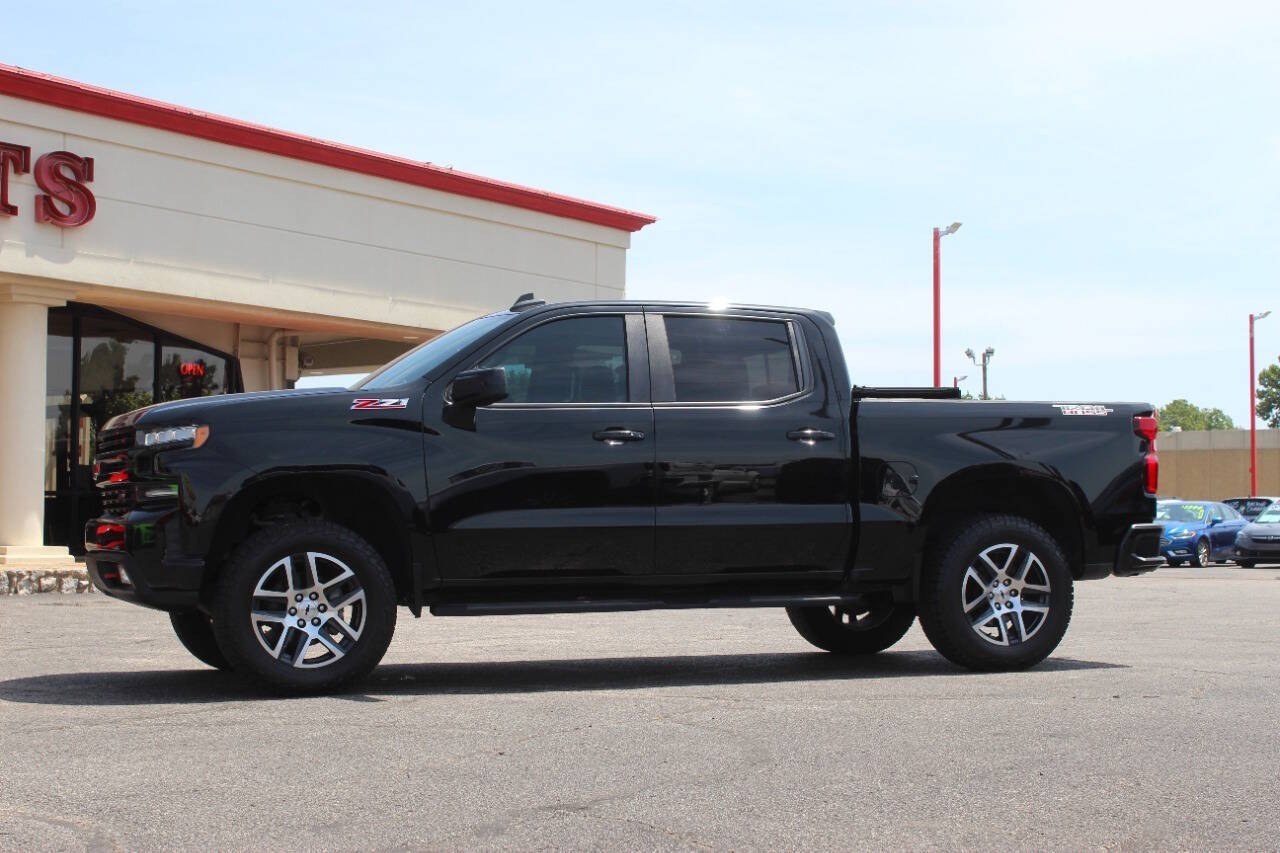 2020 Black Chevrolet Silverado 1500 LT Trail Boss Crew Cab Long Box 4WD (3GCPYFED8LG) with an EcoTec3 5.3L V8 355hp 383ft. lbs. 5.3L V8 engine, Automatic 10-Speed transmission, located at 4301 NW 39th , Oklahoma City, OK, 73112, (405) 949-5600, 35.512135, -97.598671 - Hablamos espaol. SPEND SMART --- BUY FROM SUPER SPORTS. ALL PRICES, DOWN PAYMENTS, PAYMENTS, AND FINANCE TERMS ARE NEGOTIABLE AT THE TIME OF APPROVAL. WE WILL WORK WITH YOU TO FIT YOUR BUDGET. WE WILL EVEN LOWER AND ADJUST THE NUMBERS TO HELP MAKE THE VEHICLE MORE AFFORDABLE FOR YOU.- Photo#5