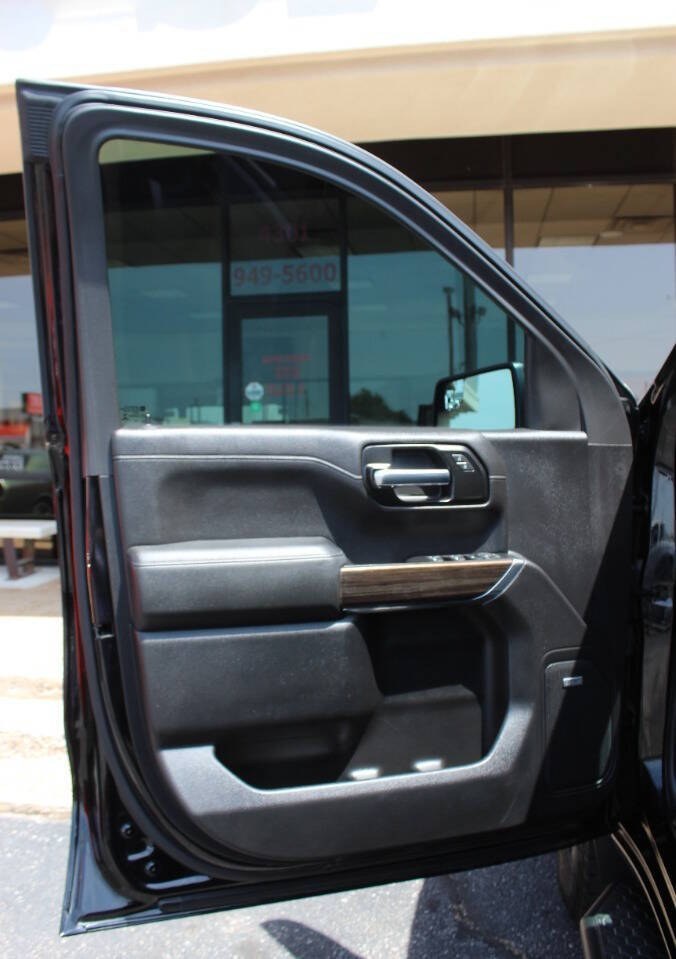 2020 Black Chevrolet Silverado 1500 LT Trail Boss Crew Cab Long Box 4WD (3GCPYFED8LG) with an EcoTec3 5.3L V8 355hp 383ft. lbs. 5.3L V8 engine, Automatic 10-Speed transmission, located at 4301 NW 39th , Oklahoma City, OK, 73112, (405) 949-5600, 35.512135, -97.598671 - Hablamos espaol. SPEND SMART --- BUY FROM SUPER SPORTS. ALL PRICES, DOWN PAYMENTS, PAYMENTS, AND FINANCE TERMS ARE NEGOTIABLE AT THE TIME OF APPROVAL. WE WILL WORK WITH YOU TO FIT YOUR BUDGET. WE WILL EVEN LOWER AND ADJUST THE NUMBERS TO HELP MAKE THE VEHICLE MORE AFFORDABLE FOR YOU.- Photo#19