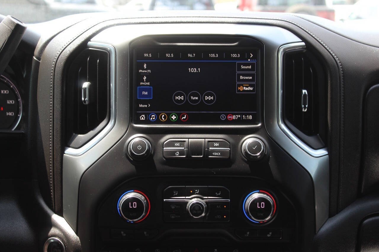 2020 Black Chevrolet Silverado 1500 LT Trail Boss Crew Cab Long Box 4WD (3GCPYFED8LG) with an EcoTec3 5.3L V8 355hp 383ft. lbs. 5.3L V8 engine, Automatic 10-Speed transmission, located at 4301 NW 39th , Oklahoma City, OK, 73112, (405) 949-5600, 35.512135, -97.598671 - Hablamos espaol. SPEND SMART --- BUY FROM SUPER SPORTS. ALL PRICES, DOWN PAYMENTS, PAYMENTS, AND FINANCE TERMS ARE NEGOTIABLE AT THE TIME OF APPROVAL. WE WILL WORK WITH YOU TO FIT YOUR BUDGET. WE WILL EVEN LOWER AND ADJUST THE NUMBERS TO HELP MAKE THE VEHICLE MORE AFFORDABLE FOR YOU.- Photo#24