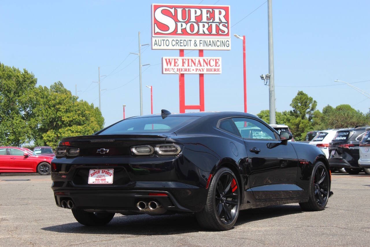 2020 Black Chevrolet Camaro 2LT Coupe 6M (1G1FC1RS5L0) with an 3.6L V6 335hp 284ft. lbs. 3.6L V6 engine, Manual 6-Speed transmission, located at 4301 NW 39th , Oklahoma City, OK, 73112, (405) 949-5600, 35.512135, -97.598671 - Hablamos espaol. SPEND SMART --- BUY FROM SUPER SPORTS. ALL PRICES, DOWN PAYMENTS, PAYMENTS, AND FINANCE TERMS ARE NEGOTIABLE AT THE TIME OF APPROVAL. WE WILL WORK WITH YOU TO FIT YOUR BUDGET. WE WILL EVEN LOWER AND ADJUST THE NUMBERS TO HELP MAKE THE VEHICLE MORE AFFORDABLE FOR YOU.- Photo#3