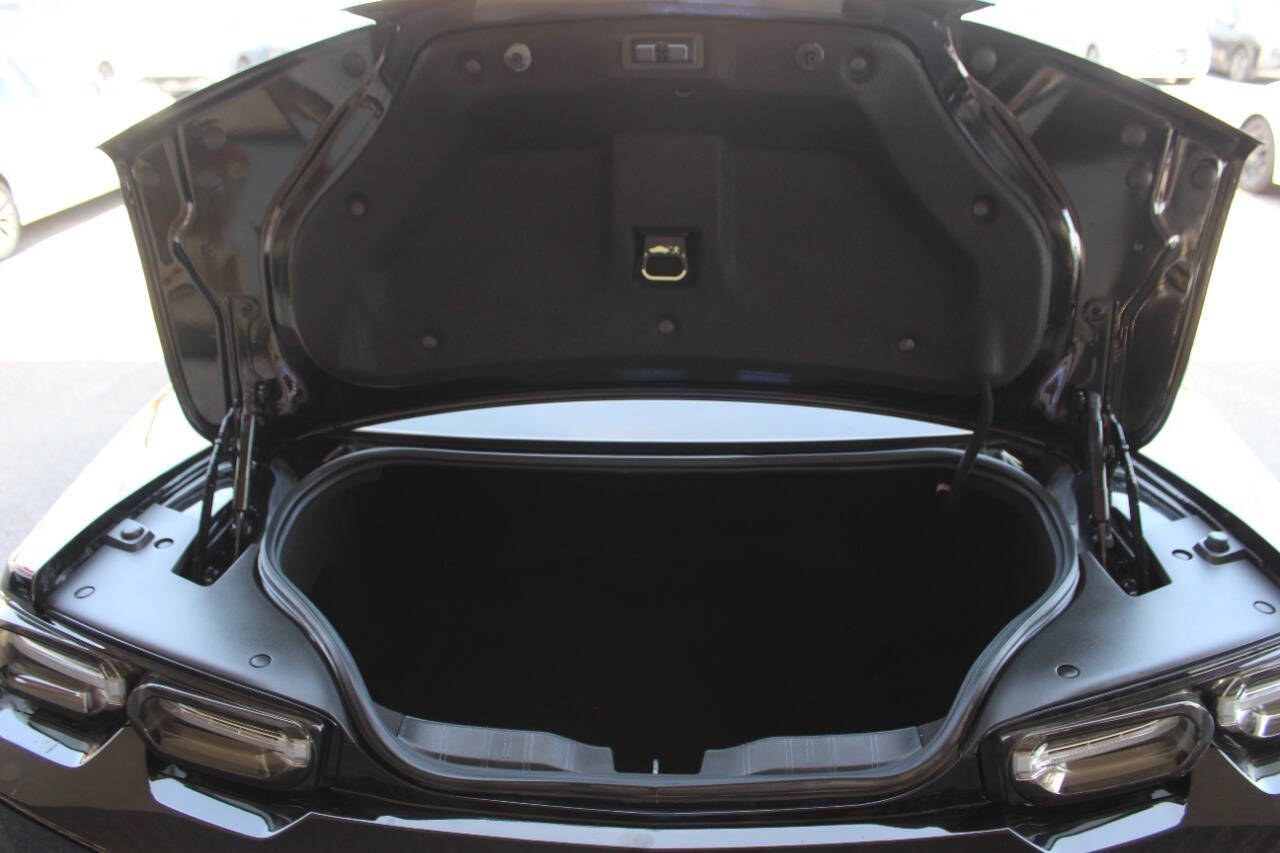 2020 Black Chevrolet Camaro 2LT Coupe 6M (1G1FC1RS5L0) with an 3.6L V6 335hp 284ft. lbs. 3.6L V6 engine, Manual 6-Speed transmission, located at 4301 NW 39th , Oklahoma City, OK, 73112, (405) 949-5600, 35.512135, -97.598671 - Hablamos espaol. SPEND SMART --- BUY FROM SUPER SPORTS. ALL PRICES, DOWN PAYMENTS, PAYMENTS, AND FINANCE TERMS ARE NEGOTIABLE AT THE TIME OF APPROVAL. WE WILL WORK WITH YOU TO FIT YOUR BUDGET. WE WILL EVEN LOWER AND ADJUST THE NUMBERS TO HELP MAKE THE VEHICLE MORE AFFORDABLE FOR YOU.- Photo#12