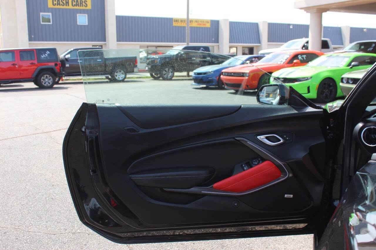 2020 Black Chevrolet Camaro 2LT Coupe 6M (1G1FC1RS5L0) with an 3.6L V6 335hp 284ft. lbs. 3.6L V6 engine, Manual 6-Speed transmission, located at 4301 NW 39th , Oklahoma City, OK, 73112, (405) 949-5600, 35.512135, -97.598671 - Hablamos espaol. SPEND SMART --- BUY FROM SUPER SPORTS. ALL PRICES, DOWN PAYMENTS, PAYMENTS, AND FINANCE TERMS ARE NEGOTIABLE AT THE TIME OF APPROVAL. WE WILL WORK WITH YOU TO FIT YOUR BUDGET. WE WILL EVEN LOWER AND ADJUST THE NUMBERS TO HELP MAKE THE VEHICLE MORE AFFORDABLE FOR YOU.- Photo#16