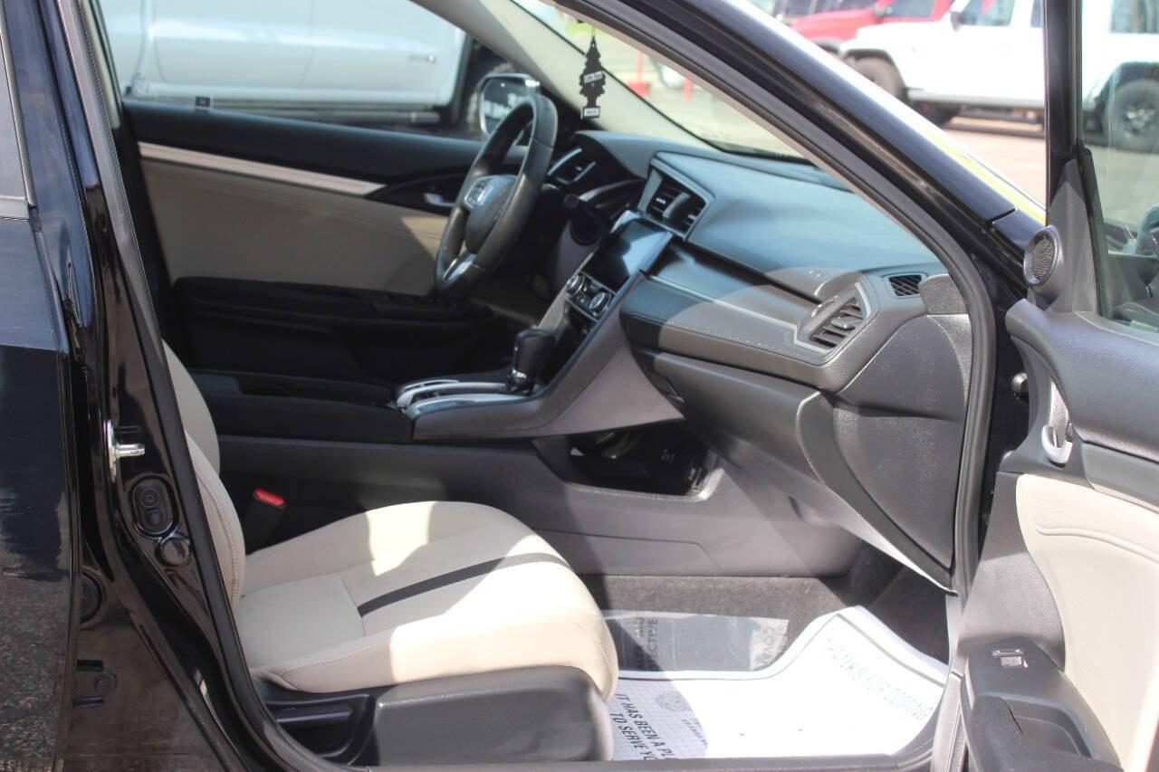 2017 Black Honda Civic EX-T Sedan CVT (19XFC1F32HE) with an 1.5L Turbo I4 174hp 162ft. lbs. 1.5L I4 engine, CVT transmission, located at 4301 NW 39th , Oklahoma City, OK, 73112, (405) 949-5600, 35.512135, -97.598671 - Hablamos espaol. SPEND SMART --- BUY FROM SUPER SPORTS. ALL PRICES, DOWN PAYMENTS, PAYMENTS, AND FINANCE TERMS ARE NEGOTIABLE AT THE TIME OF APPROVAL. WE WILL WORK WITH YOU TO FIT YOUR BUDGET. WE WILL EVEN LOWER AND ADJUST THE NUMBERS TO HELP MAKE THE VEHICLE MORE AFFORDABLE FOR YOU.- Photo#8