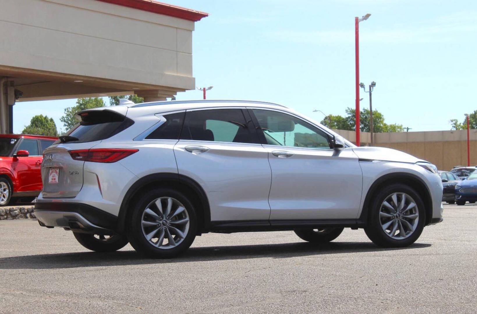 2019 Silver Infiniti QX50 LUXE AWD (3PCAJ5M33KF) with an 2.0L Turbo I4 268hp 280ft. lbs. 2.0L I4 engine, CVT transmission, located at 4301 NW 39th , Oklahoma City, OK, 73112, (405) 949-5600, 35.512135, -97.598671 - Hablamos espanol. SPEND SMART --- BUY FROM SUPER SPORTS. ALL PRICES, DOWN PAYMENTS, PAYMENTS, AND FINANCE TERMS ARE NEGOTIABLE AT THE TIME OF APPROVAL. WE WILL WORK WITH YOU TO FIT YOUR BUDGET. WE WILL EVEN LOWER AND ADJUST THE NUMBERS TO HELP MAKE THE VEHICLE MORE AFFORDABLE FOR YOU.- Photo#2