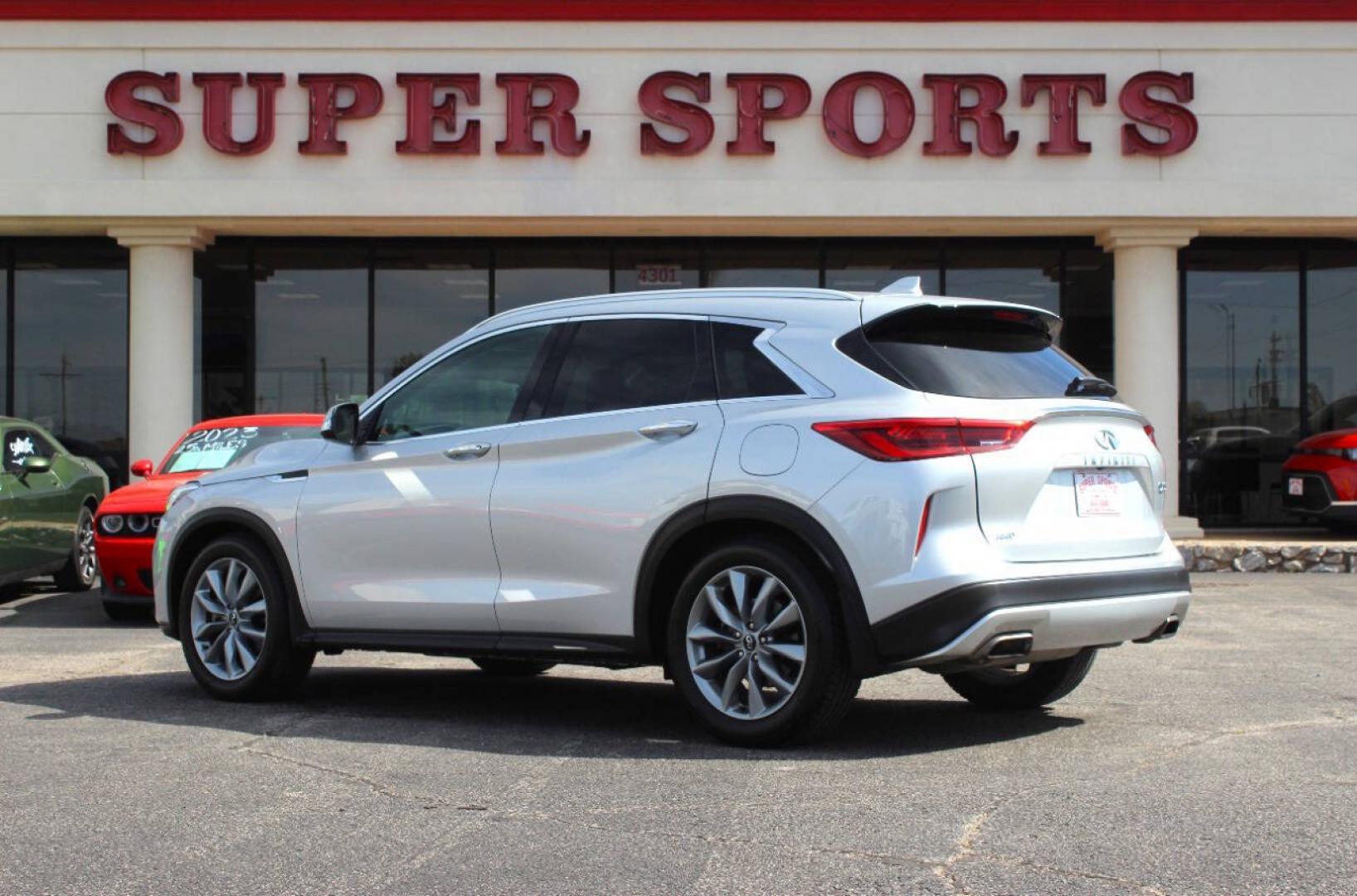 2019 Silver Infiniti QX50 LUXE AWD (3PCAJ5M33KF) with an 2.0L Turbo I4 268hp 280ft. lbs. 2.0L I4 engine, CVT transmission, located at 4301 NW 39th , Oklahoma City, OK, 73112, (405) 949-5600, 35.512135, -97.598671 - Hablamos espanol. SPEND SMART --- BUY FROM SUPER SPORTS. ALL PRICES, DOWN PAYMENTS, PAYMENTS, AND FINANCE TERMS ARE NEGOTIABLE AT THE TIME OF APPROVAL. WE WILL WORK WITH YOU TO FIT YOUR BUDGET. WE WILL EVEN LOWER AND ADJUST THE NUMBERS TO HELP MAKE THE VEHICLE MORE AFFORDABLE FOR YOU.- Photo#4