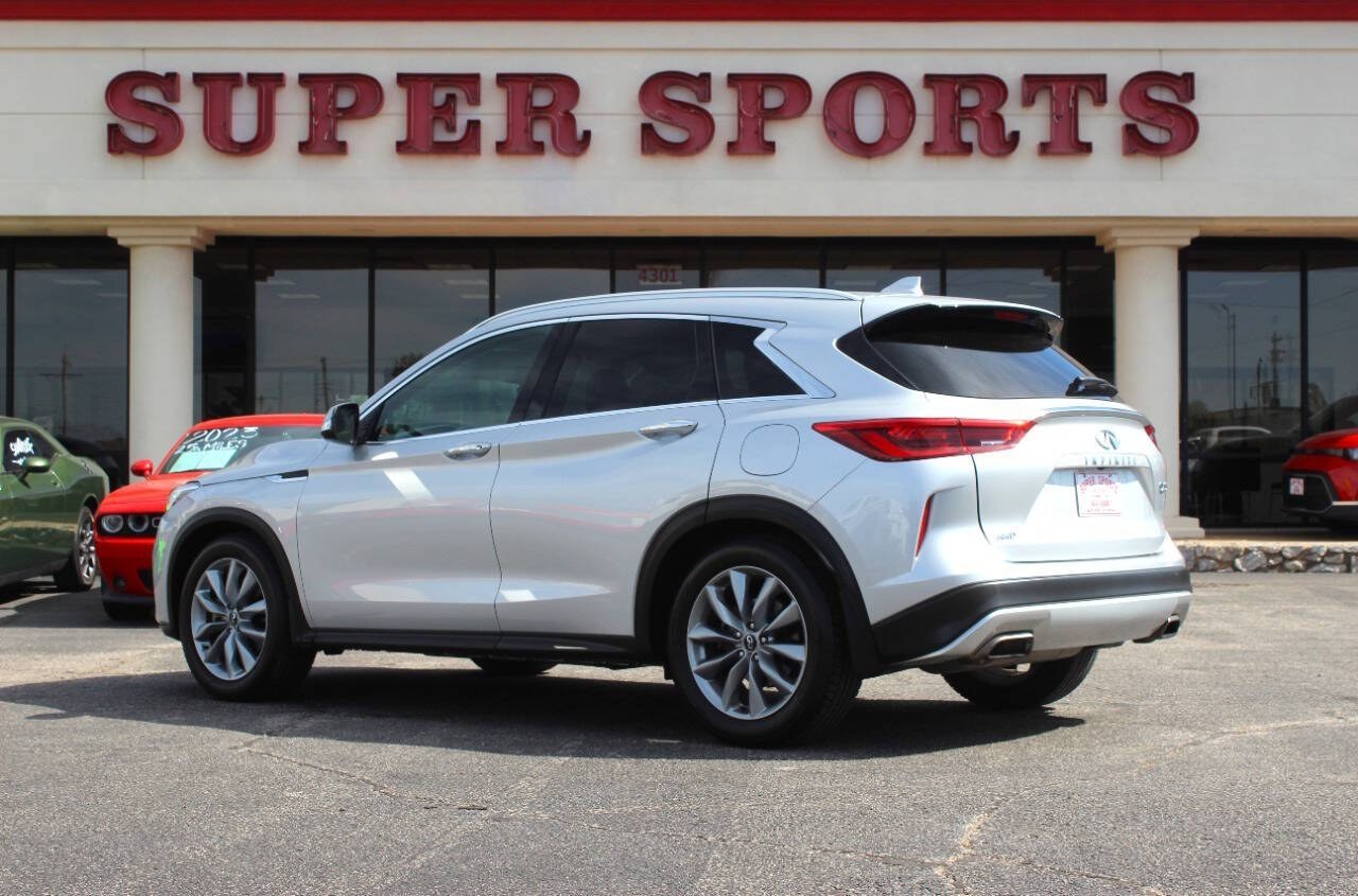 2019 Silver Infiniti QX50 LUXE AWD (3PCAJ5M33KF) with an 2.0L Turbo I4 268hp 280ft. lbs. 2.0L I4 engine, CVT transmission, located at 4301 NW 39th , Oklahoma City, OK, 73112, (405) 949-5600, 35.512135, -97.598671 - Hablamos espaol. SPEND SMART --- BUY FROM SUPER SPORTS. ALL PRICES, DOWN PAYMENTS, PAYMENTS, AND FINANCE TERMS ARE NEGOTIABLE AT THE TIME OF APPROVAL. WE WILL WORK WITH YOU TO FIT YOUR BUDGET. WE WILL EVEN LOWER AND ADJUST THE NUMBERS TO HELP MAKE THE VEHICLE MORE AFFORDABLE FOR YOU.- Photo#4