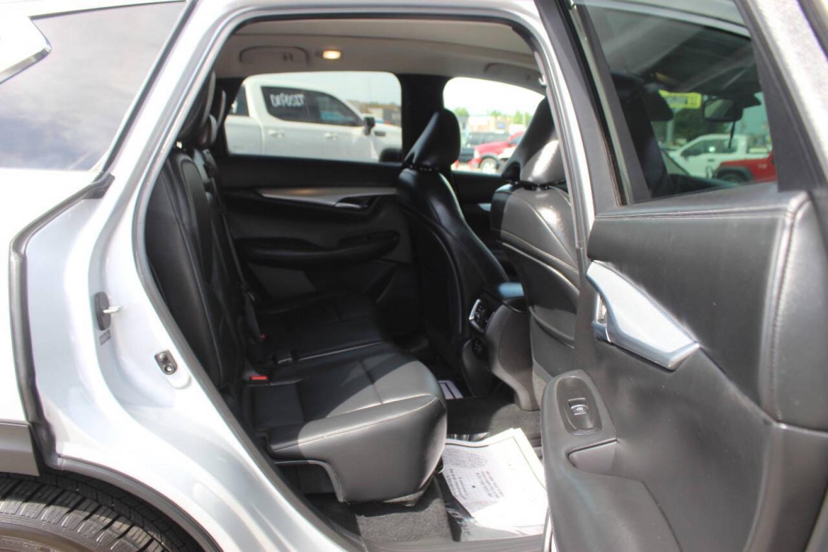 2019 Silver Infiniti QX50 LUXE AWD (3PCAJ5M33KF) with an 2.0L Turbo I4 268hp 280ft. lbs. 2.0L I4 engine, CVT transmission, located at 4301 NW 39th , Oklahoma City, OK, 73112, (405) 949-5600, 35.512135, -97.598671 - Hablamos espanol. SPEND SMART --- BUY FROM SUPER SPORTS. ALL PRICES, DOWN PAYMENTS, PAYMENTS, AND FINANCE TERMS ARE NEGOTIABLE AT THE TIME OF APPROVAL. WE WILL WORK WITH YOU TO FIT YOUR BUDGET. WE WILL EVEN LOWER AND ADJUST THE NUMBERS TO HELP MAKE THE VEHICLE MORE AFFORDABLE FOR YOU.- Photo#10