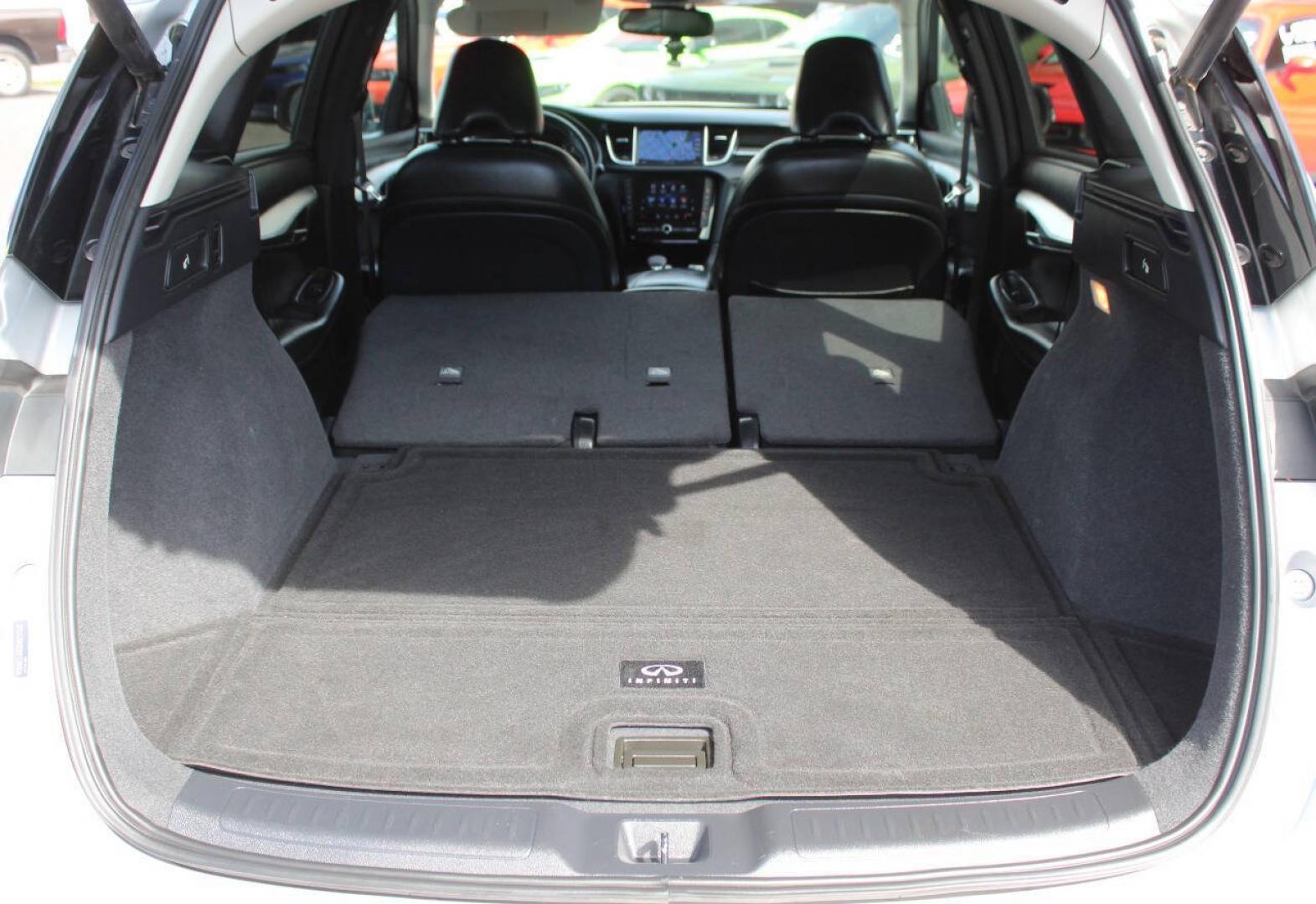 2019 Silver Infiniti QX50 LUXE AWD (3PCAJ5M33KF) with an 2.0L Turbo I4 268hp 280ft. lbs. 2.0L I4 engine, CVT transmission, located at 4301 NW 39th , Oklahoma City, OK, 73112, (405) 949-5600, 35.512135, -97.598671 - Hablamos espanol. SPEND SMART --- BUY FROM SUPER SPORTS. ALL PRICES, DOWN PAYMENTS, PAYMENTS, AND FINANCE TERMS ARE NEGOTIABLE AT THE TIME OF APPROVAL. WE WILL WORK WITH YOU TO FIT YOUR BUDGET. WE WILL EVEN LOWER AND ADJUST THE NUMBERS TO HELP MAKE THE VEHICLE MORE AFFORDABLE FOR YOU.- Photo#13