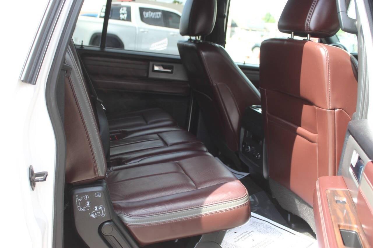 2017 White Ford Expedition EL EL Platinum 4WD (1FMJK1MT3HE) with an EcoBoost 3.5L Twin Turbo V6 365hp 420ft. lbs. 3.5L V6 engine, Automatic 6-Speed transmission, located at 4301 NW 39th , Oklahoma City, OK, 73112, (405) 949-5600, 35.512135, -97.598671 - Hablamos espaol. SPEND SMART --- BUY FROM SUPER SPORTS. ALL PRICES, DOWN PAYMENTS, PAYMENTS, AND FINANCE TERMS ARE NEGOTIABLE AT THE TIME OF APPROVAL. WE WILL WORK WITH YOU TO FIT YOUR BUDGET. WE WILL EVEN LOWER AND ADJUST THE NUMBERS TO HELP MAKE THE VEHICLE MORE AFFORDABLE FOR YOU.- Photo#9